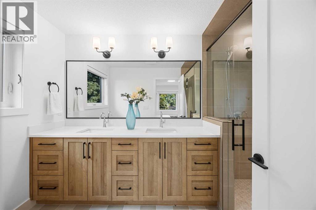 60 Strathcona Road SW - 15