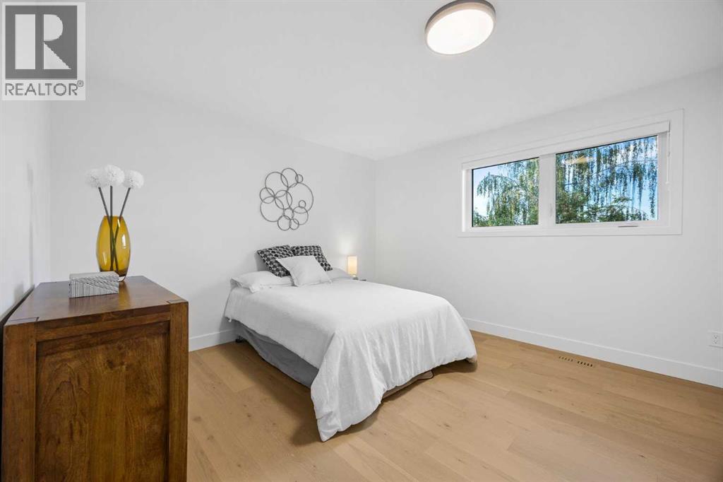 60 Strathcona Road SW - 17
