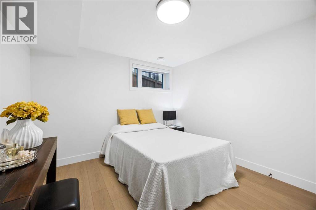 60 Strathcona Road SW - 36