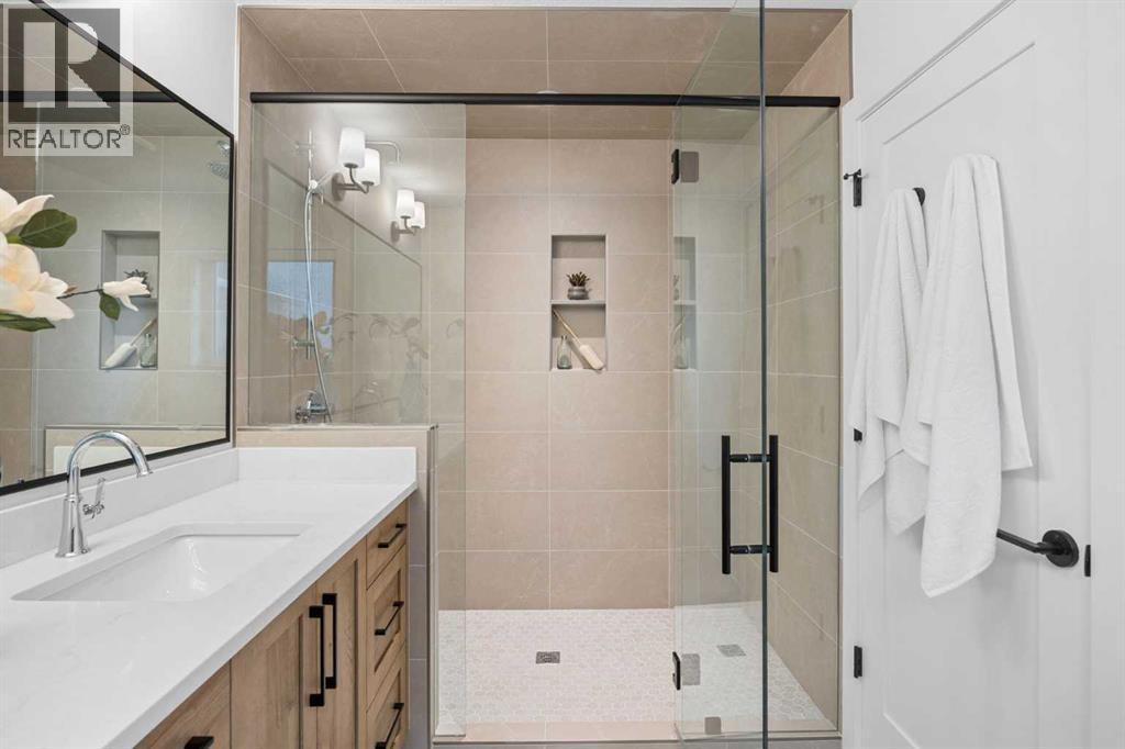 60 Strathcona Road SW - 16