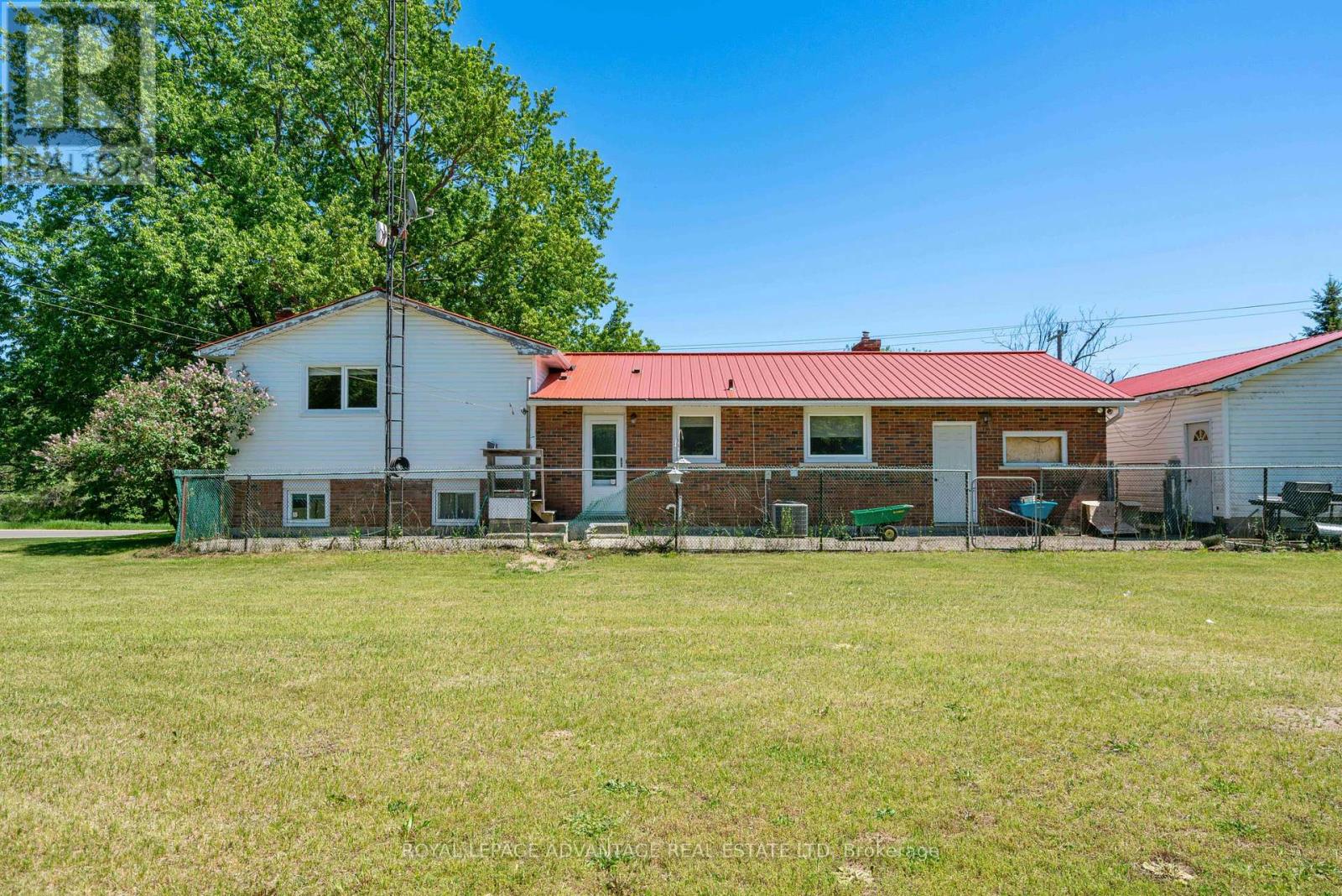 2564 2ND CONC ROAD - 28