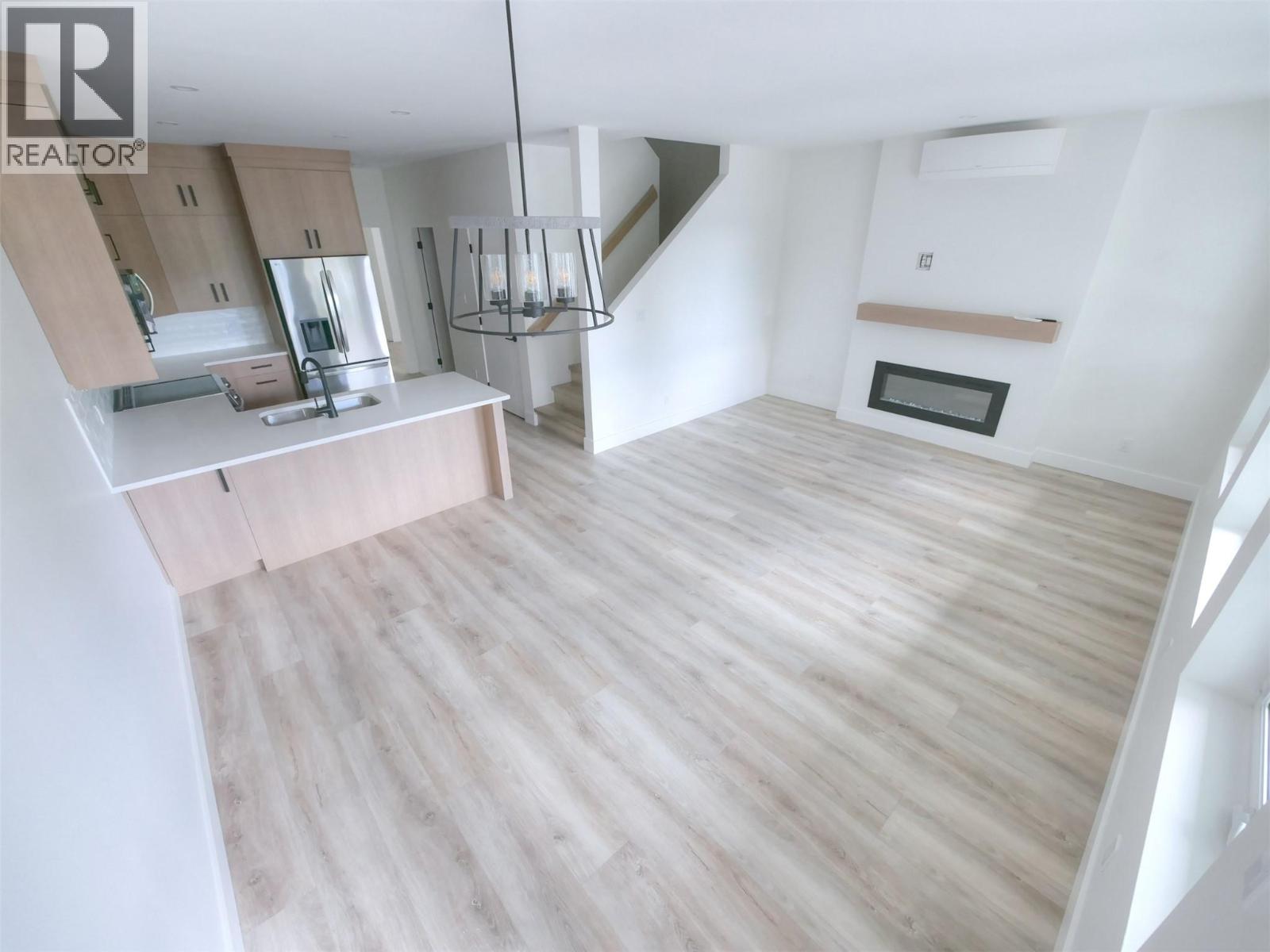 88 Nelson Avenue S Unit# 3, Nakusp