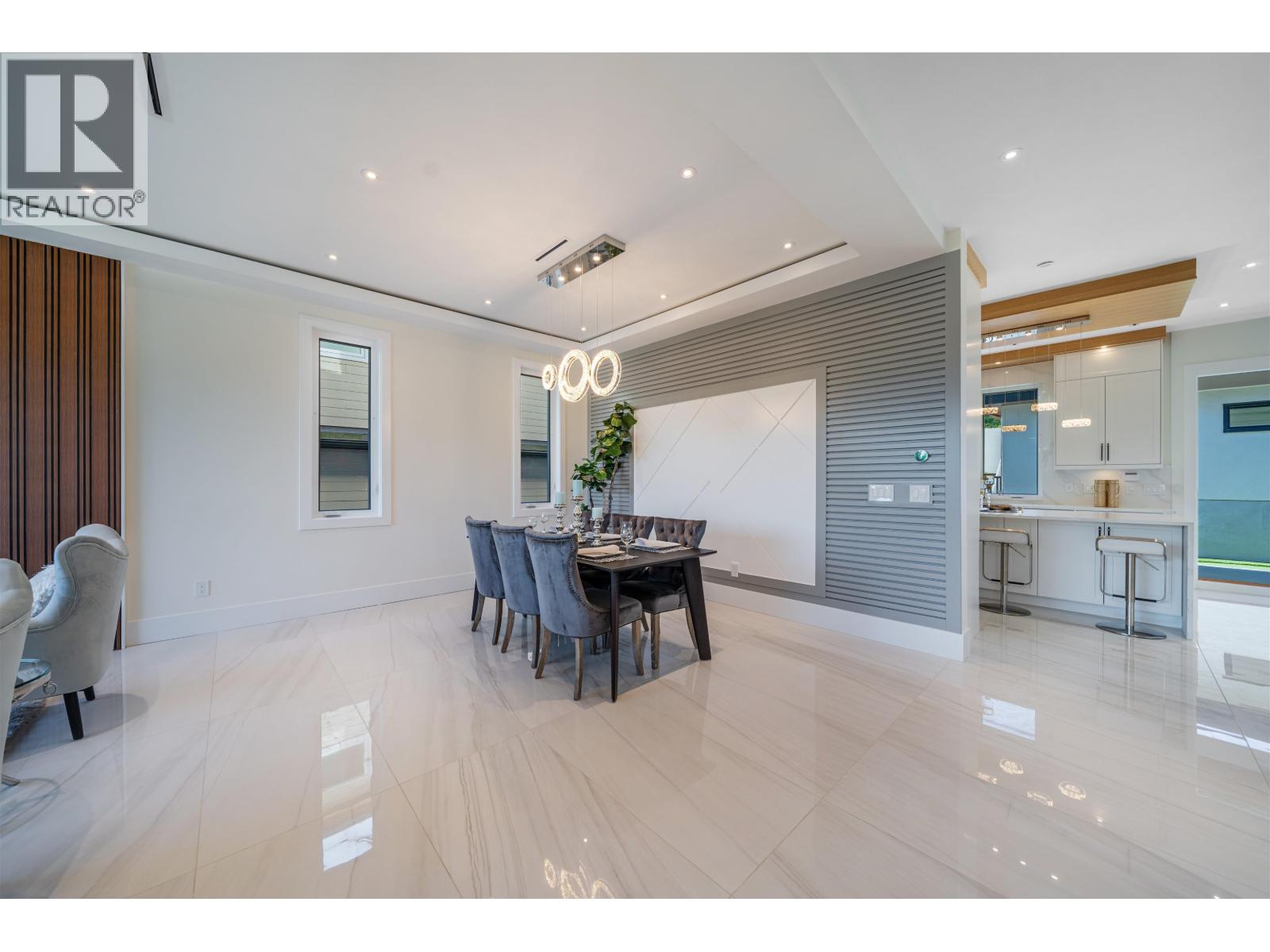 214 W 24TH STREET, North Vancouver