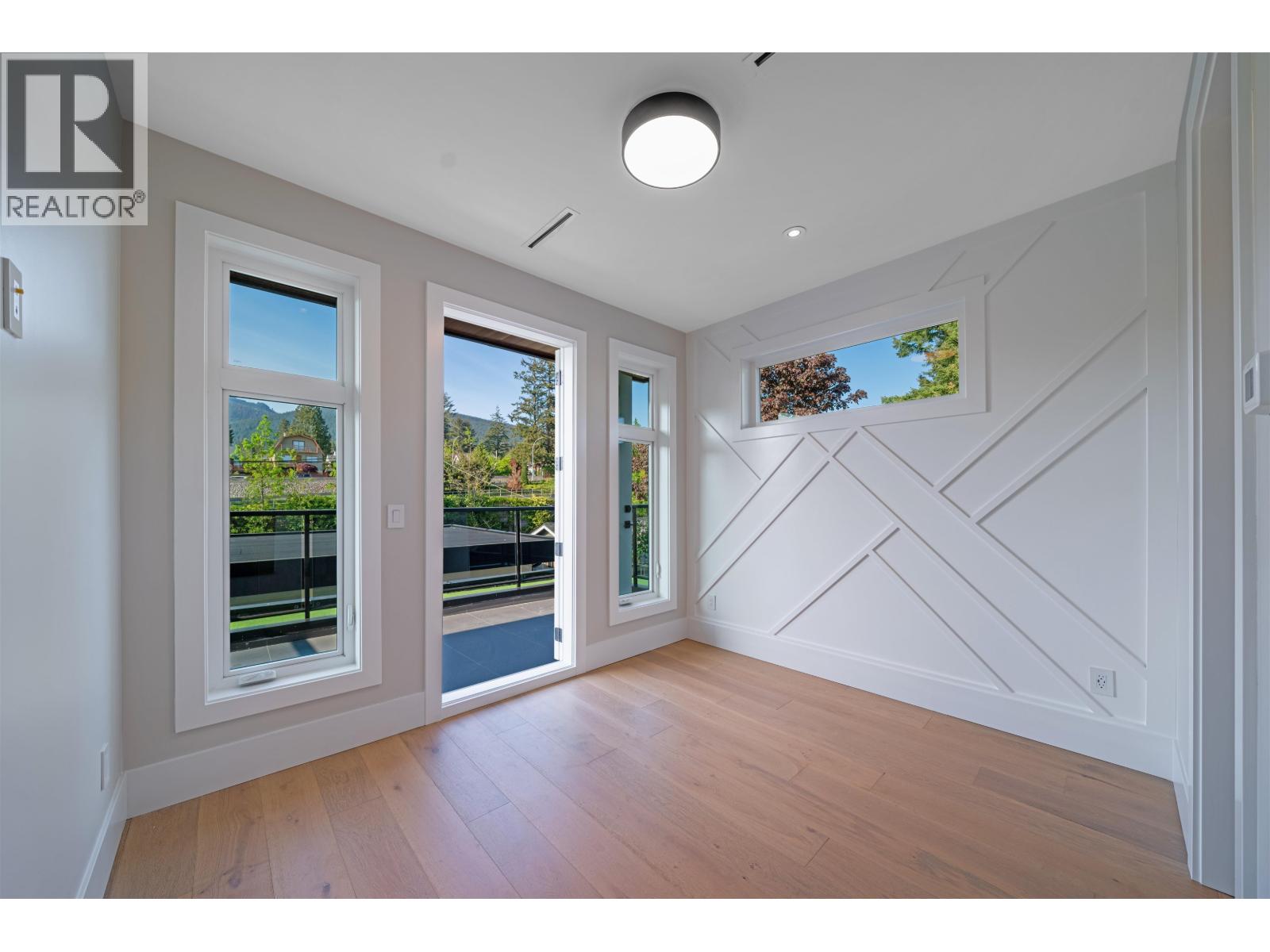 214 W 24TH STREET, North Vancouver