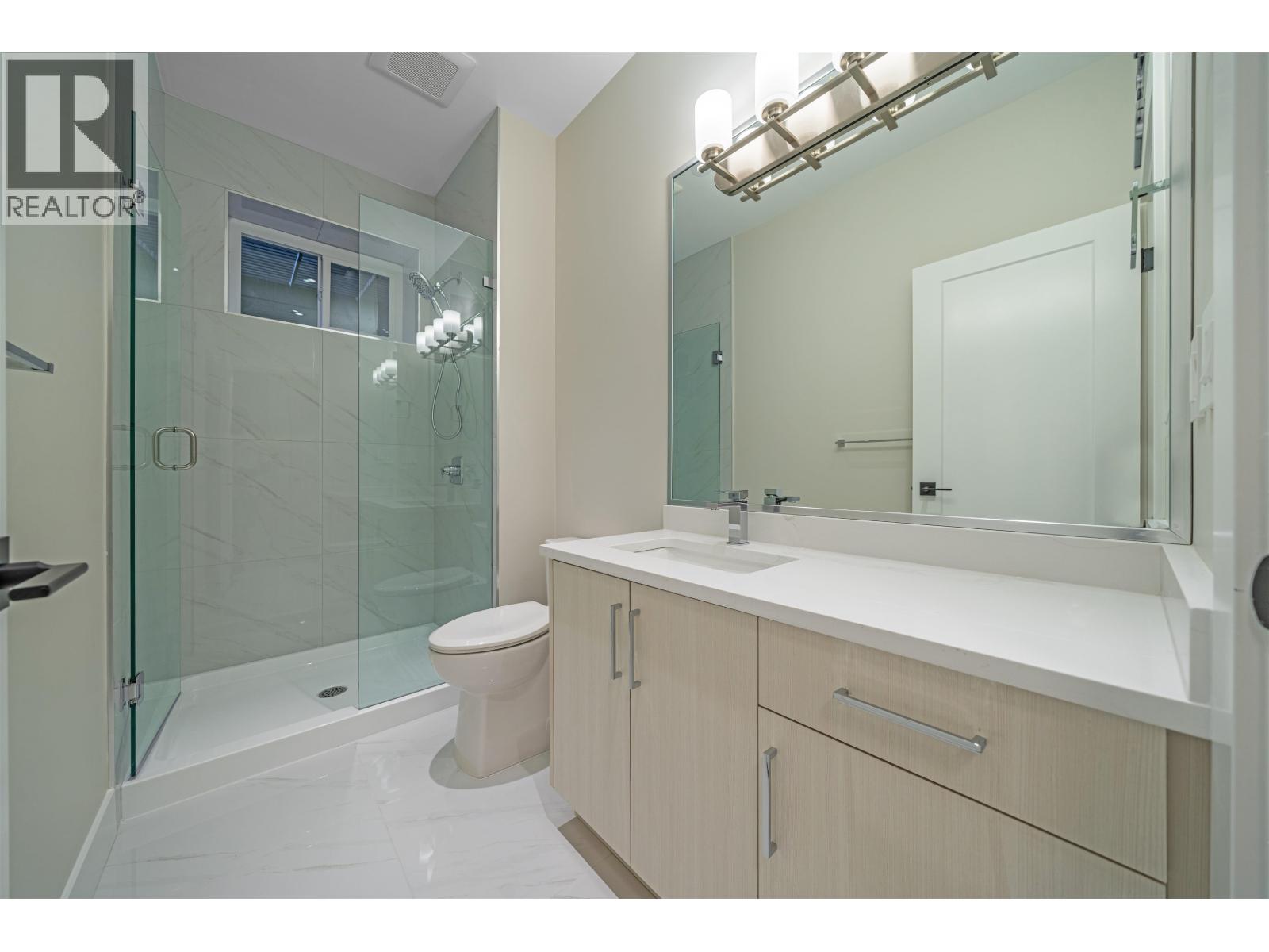 214 W 24TH STREET, North Vancouver