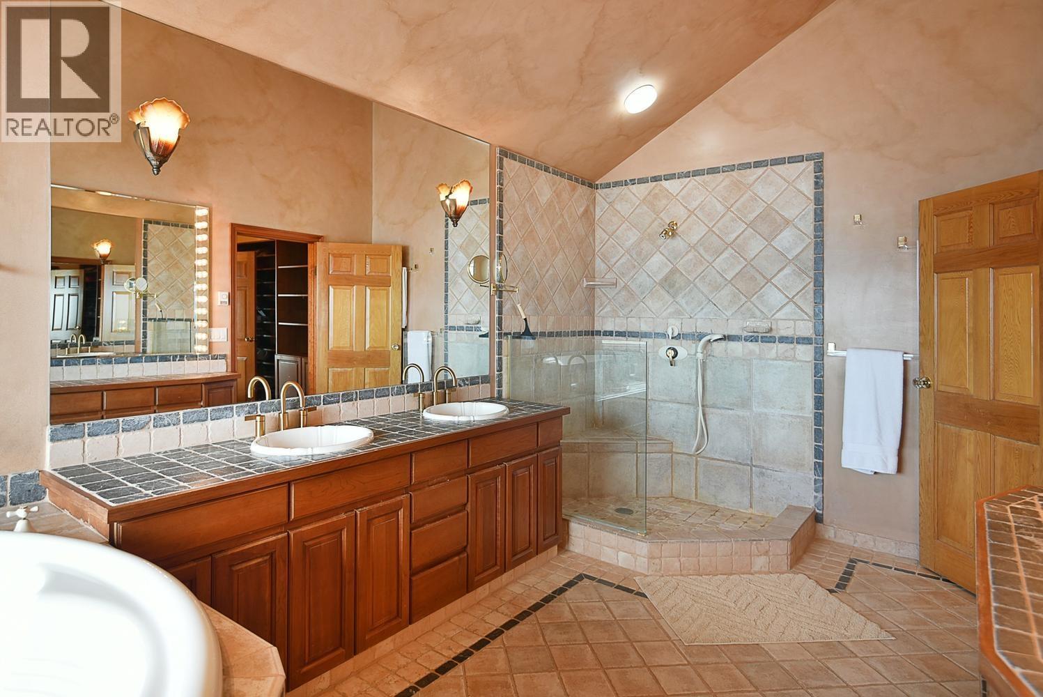 11579 SUNSHINE COAST HIGHWAY, Halfmoon Bay