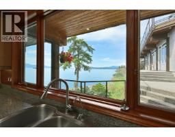 11579 Sunshine Coast Highway, Halfmoon Bay, BC V7Z1C1 Photo 13