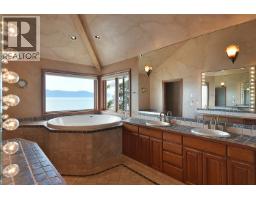 11579 Sunshine Coast Highway, Halfmoon Bay, BC V7Z1C1 Photo 30