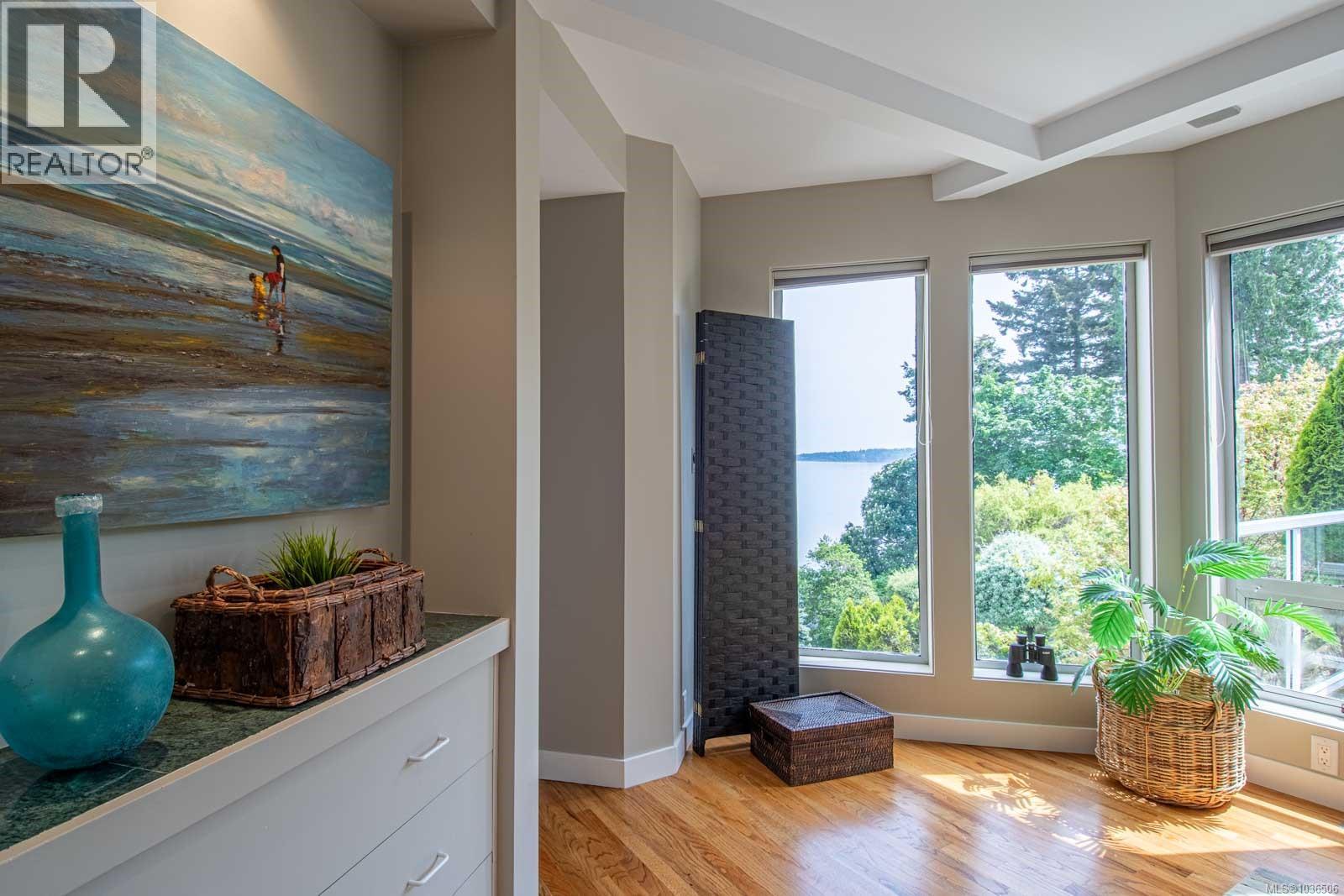5267 Parker Ave - 56