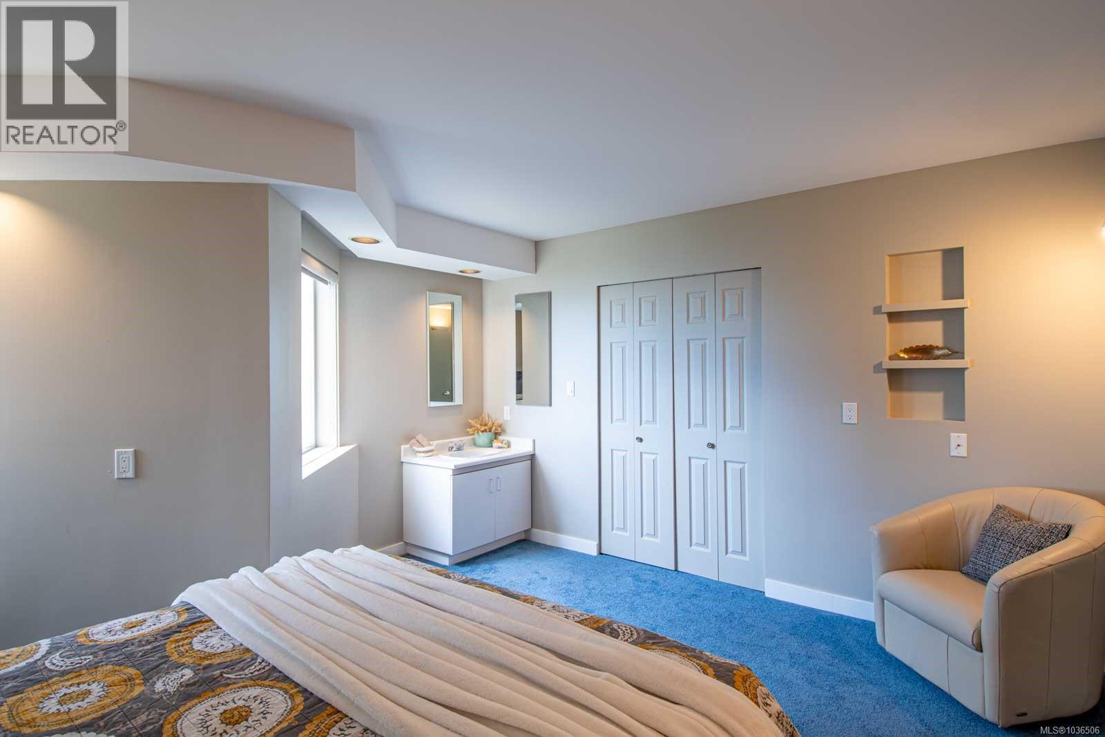 5267 Parker Ave - 72