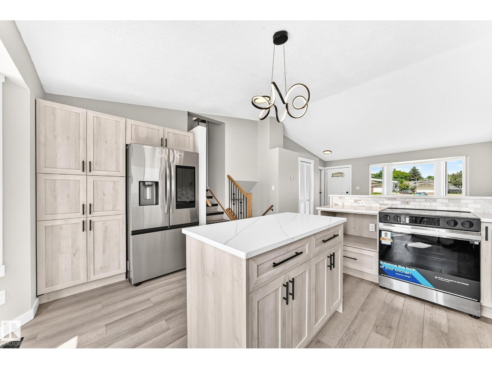 37 GLENWOOD CR — photo 10