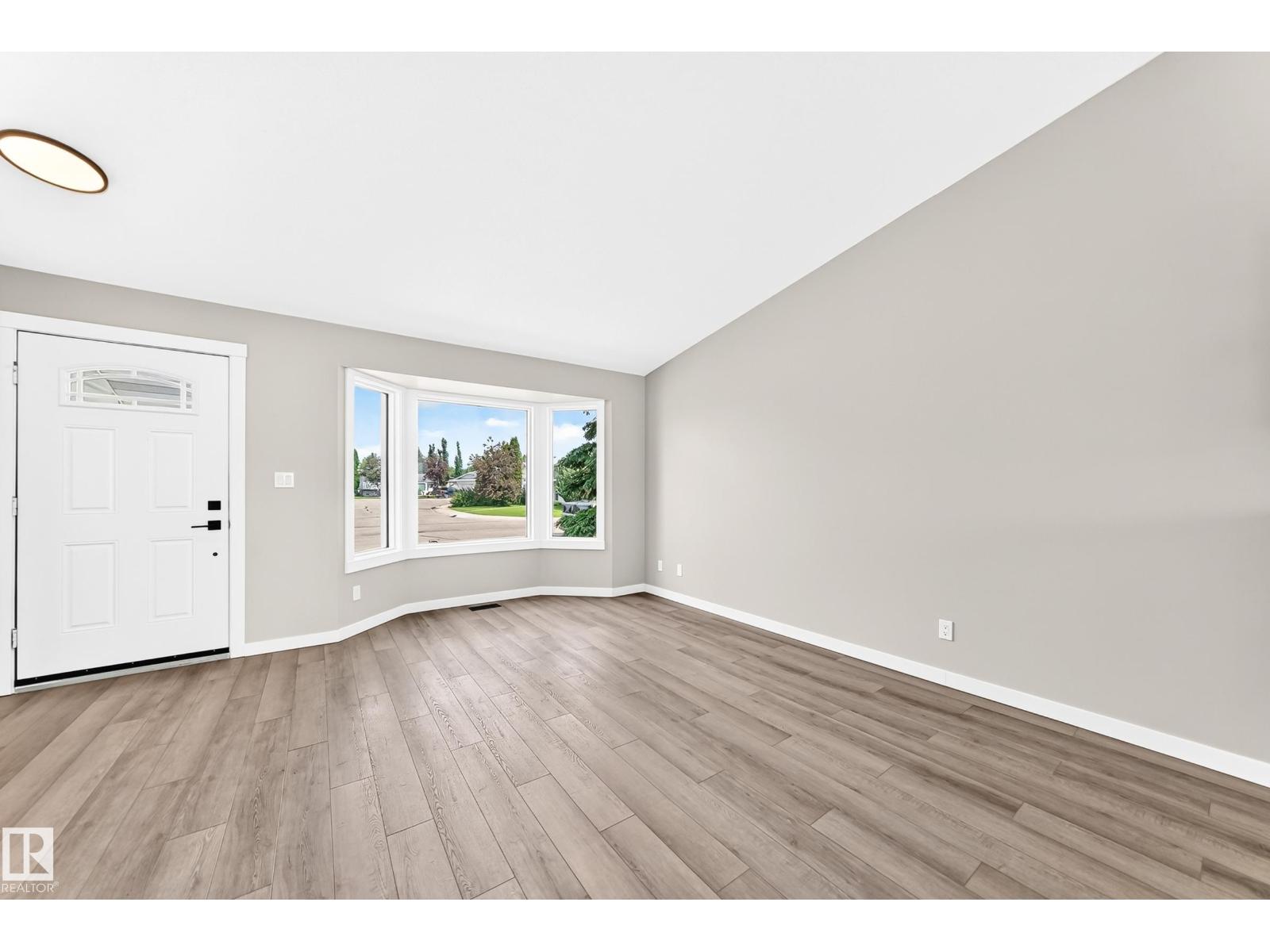 37 GLENWOOD CR — photo 12