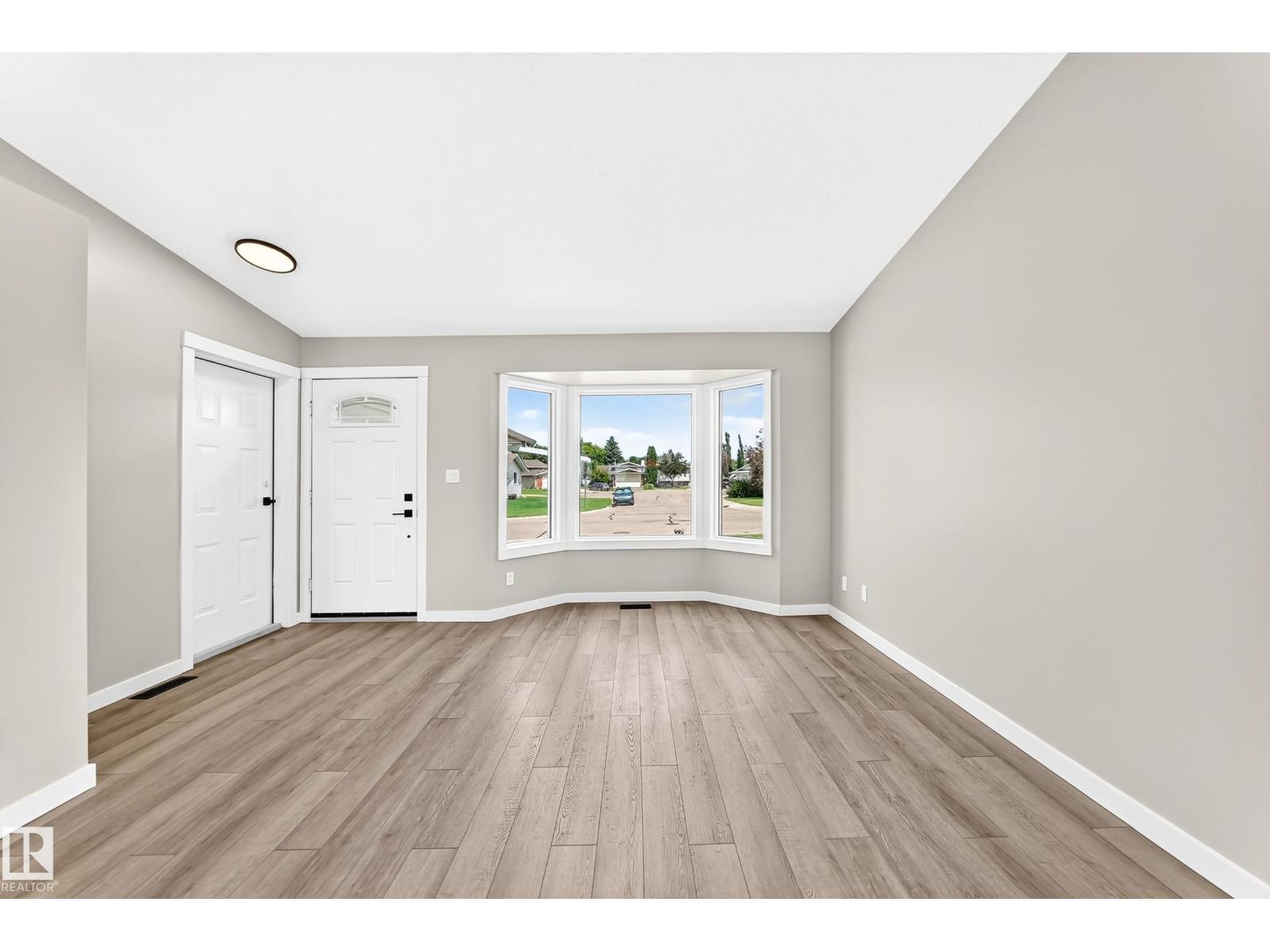 37 GLENWOOD CR — photo 13