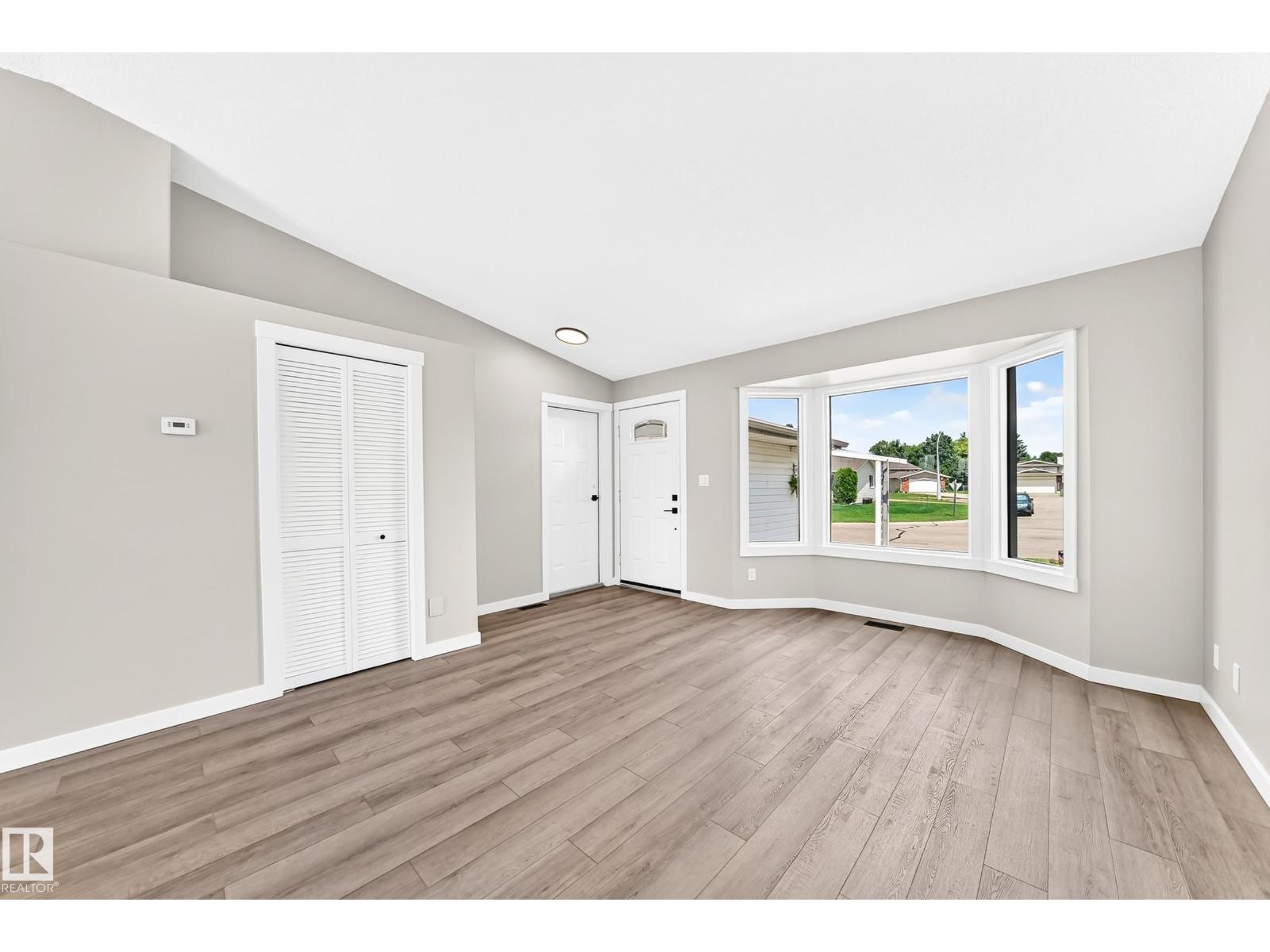37 GLENWOOD CR — photo 14