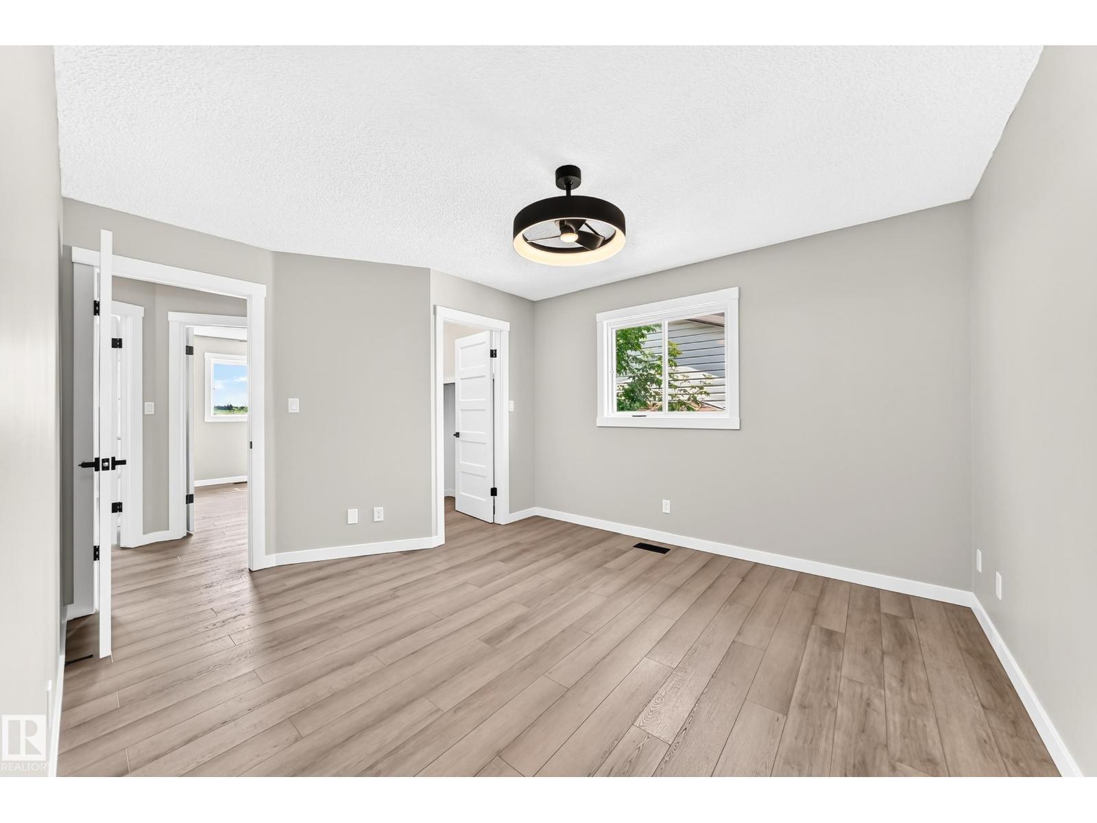 37 GLENWOOD CR — photo 17