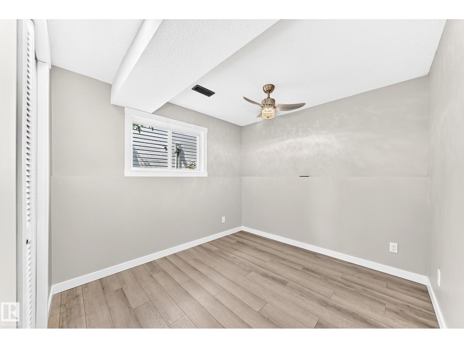 37 GLENWOOD CR — photo 30