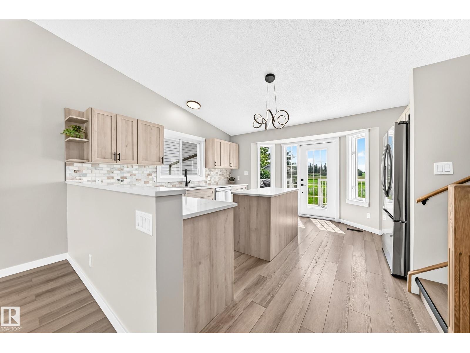 37 GLENWOOD CR - photo 4