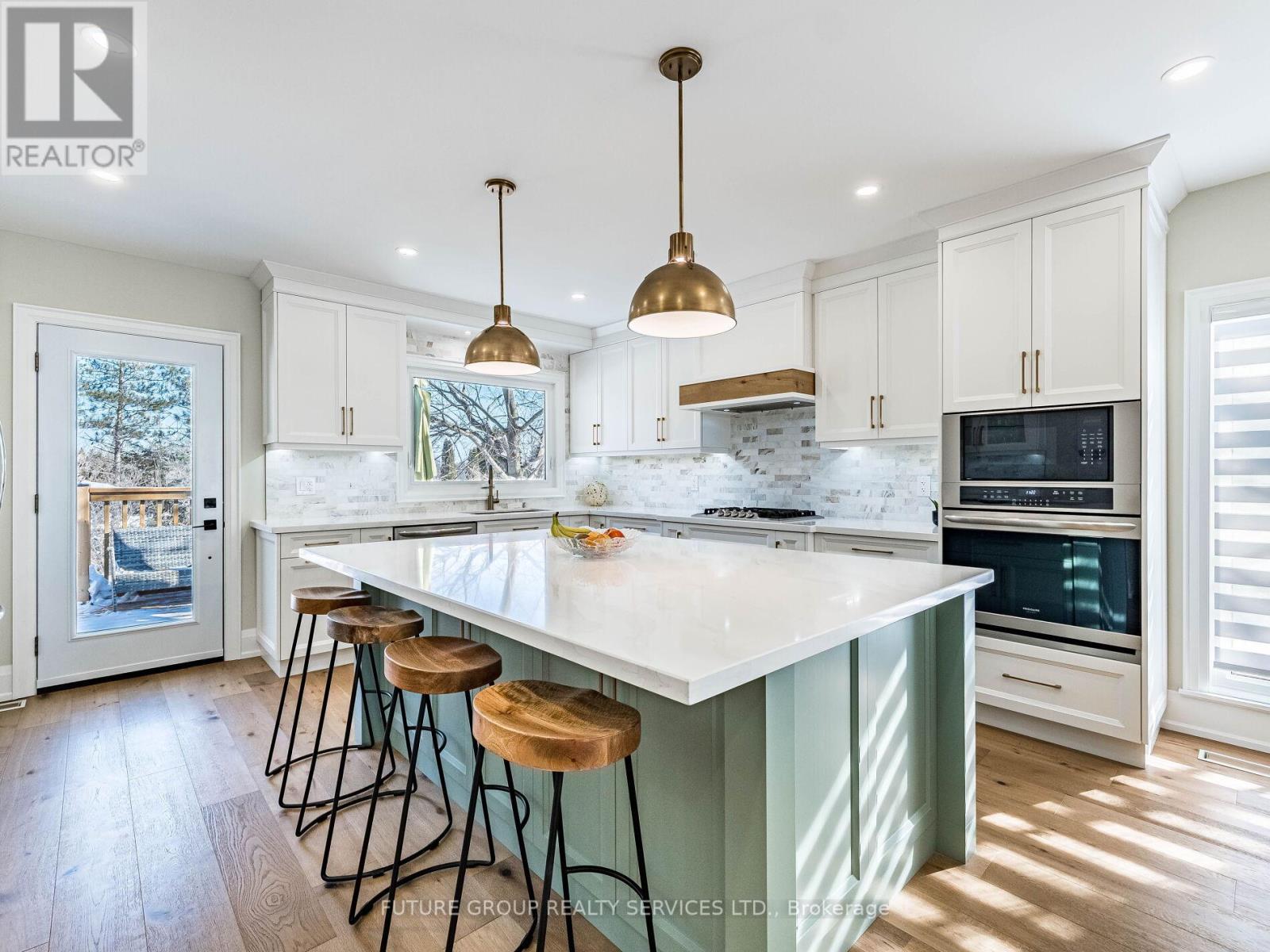 153 DANIEL STREET N - 12