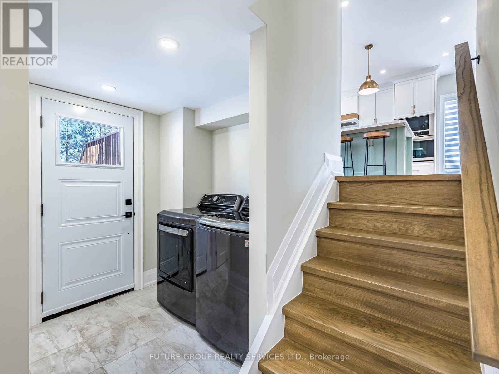 153 DANIEL STREET N - 33