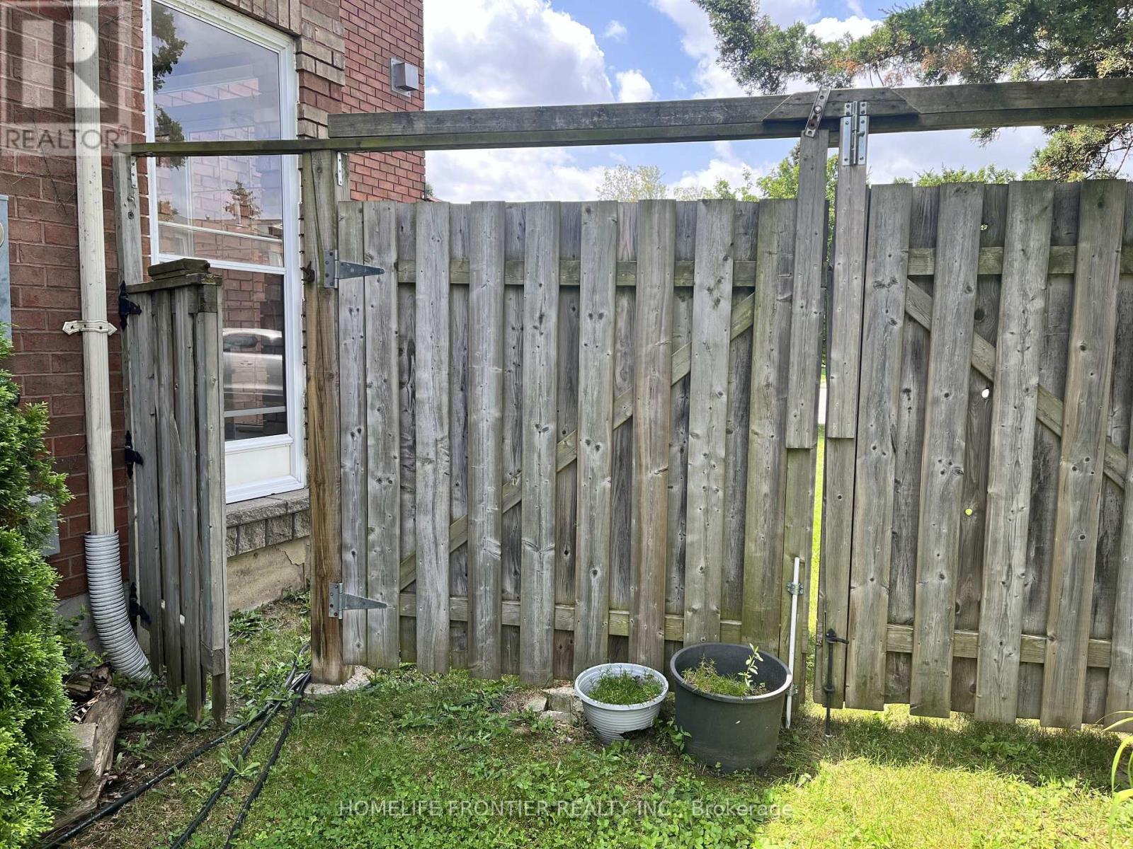 36 TAMARA DRIVE - 44