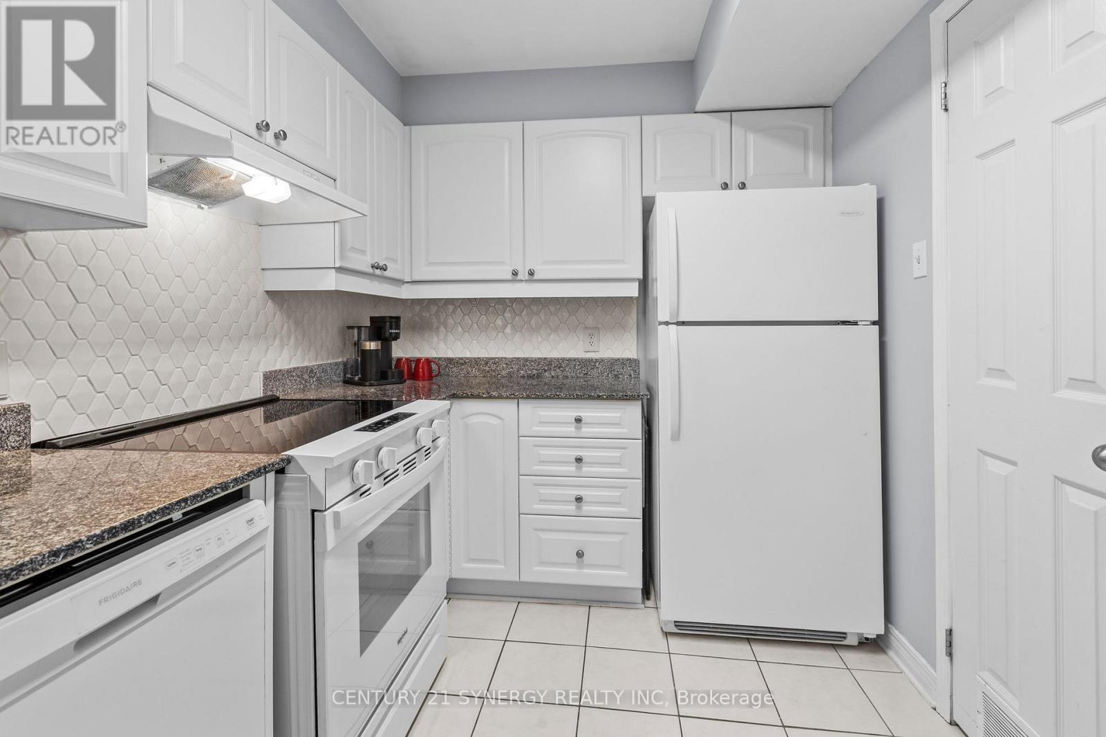 1 Bed, 1 Bath House for Sale in Ottawa – PH13 – 429 SOMERSET STREET W, Ottawa – MLS# X13511334 - Image 7