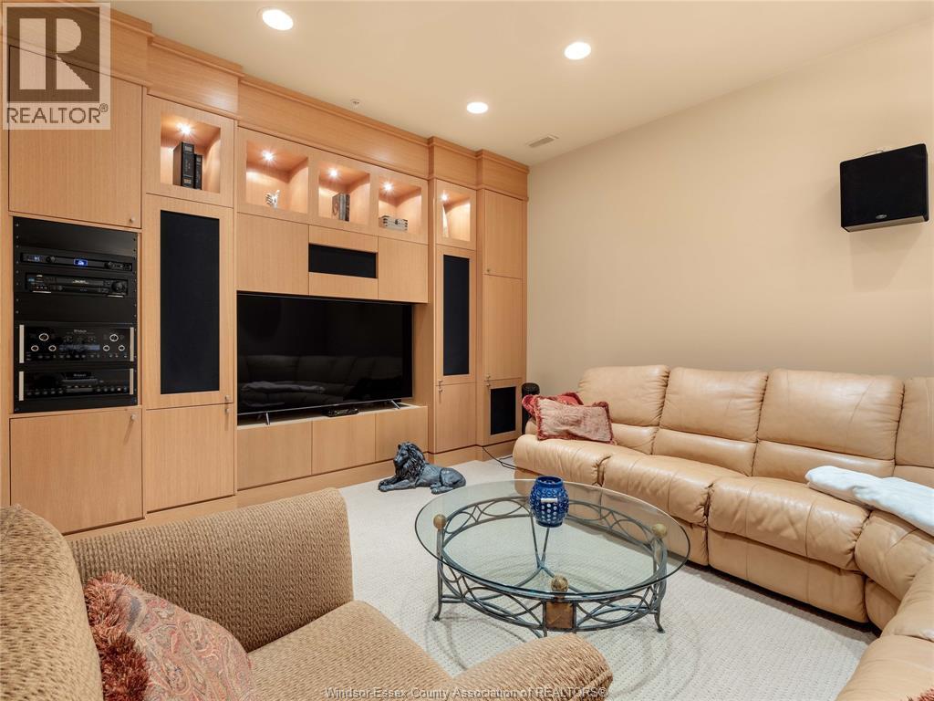 318 CRYSTAL BAY DRIVE - 29