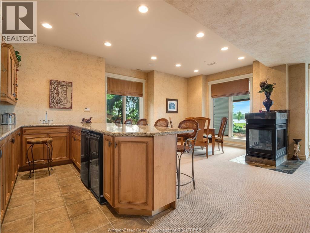 318 CRYSTAL BAY DRIVE - 32