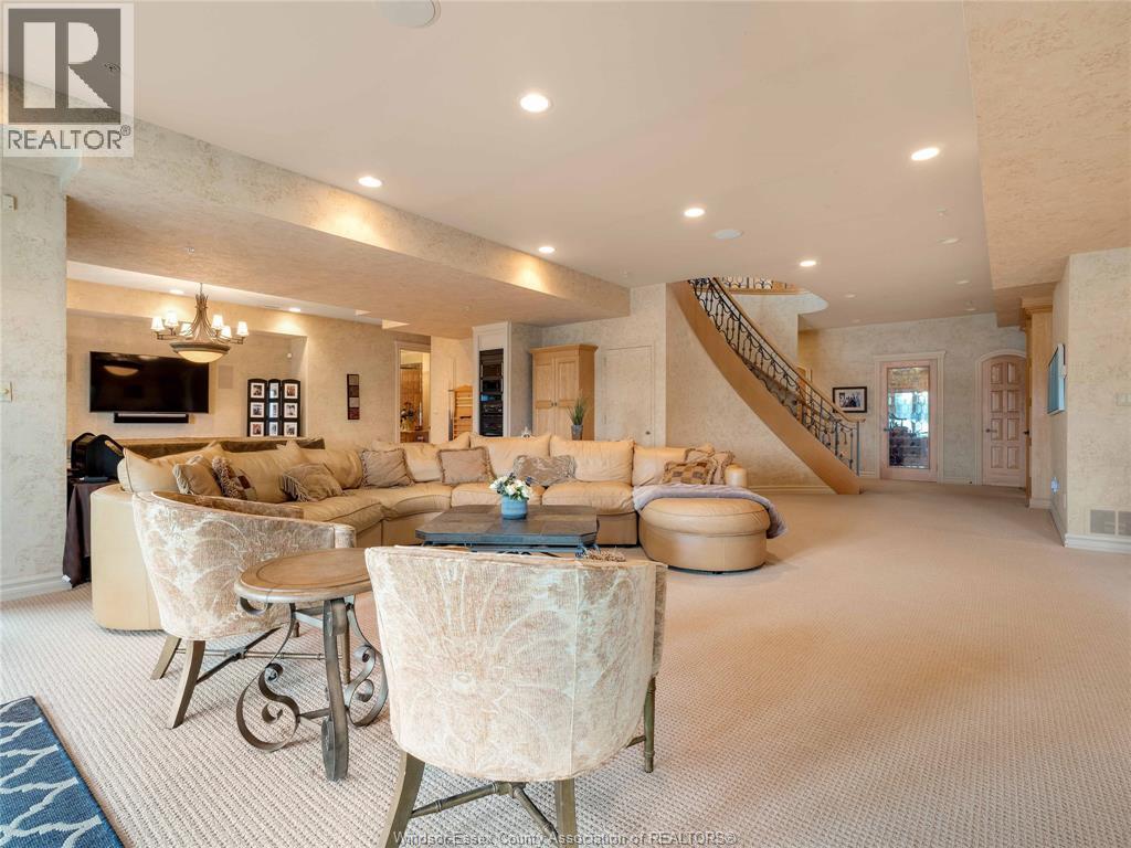 318 CRYSTAL BAY DRIVE - 28