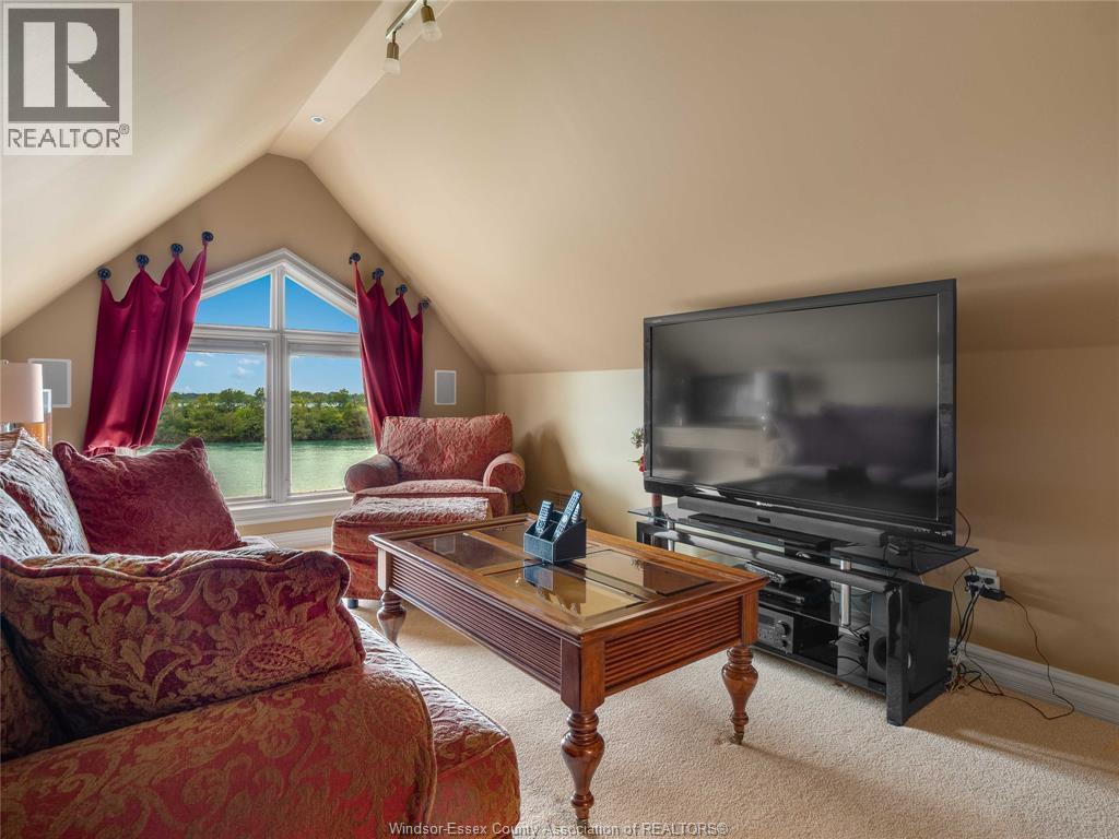 318 CRYSTAL BAY DRIVE - 22
