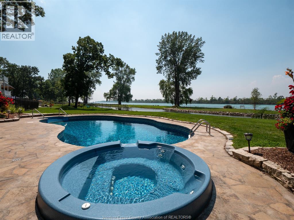 318 CRYSTAL BAY DRIVE - 41