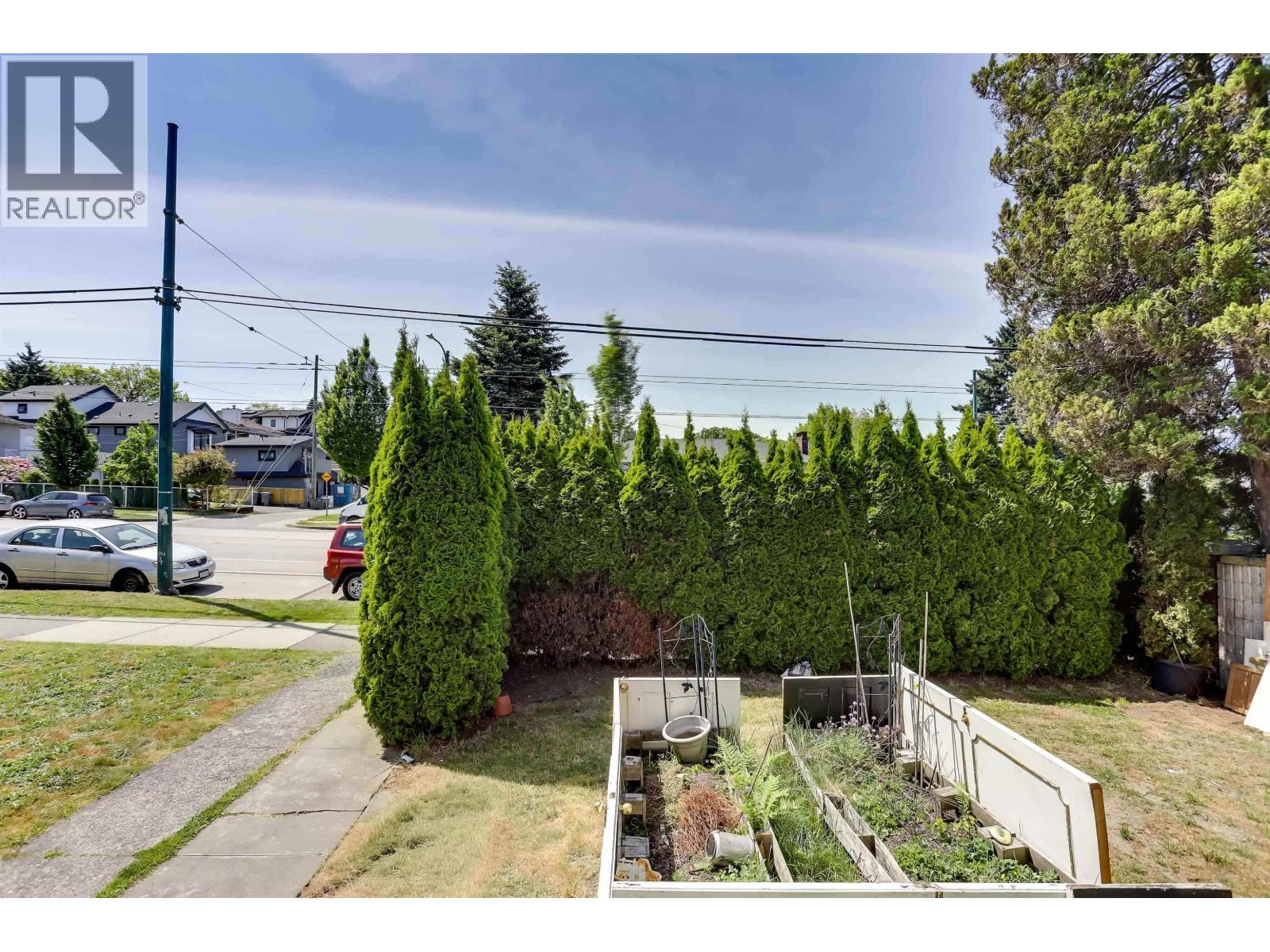 6 Bed, 2 Bath House for Sale in Vancouver – 936 NANAIMO STREET, Vancouver – MLS# R3141418 - Image 19