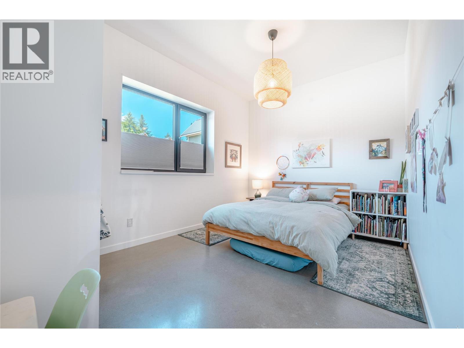 702 Center Street - 29