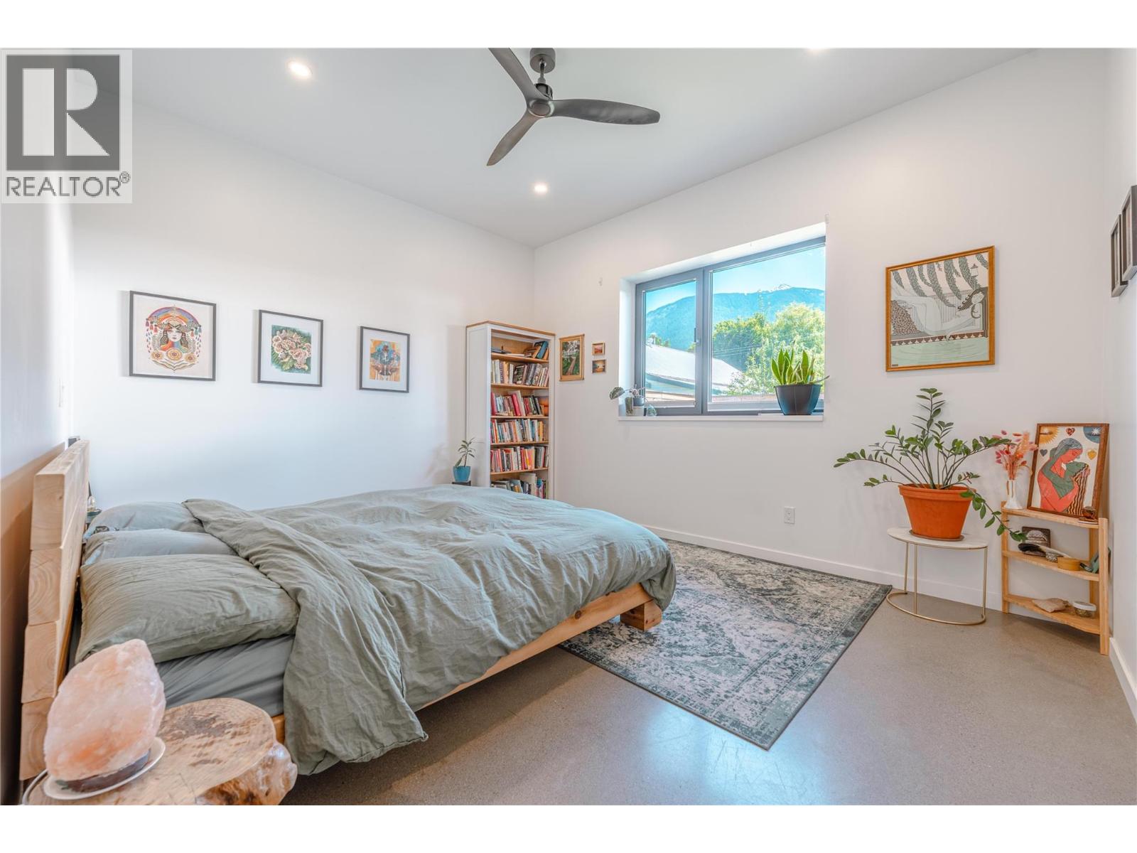 702 Center Street - 20