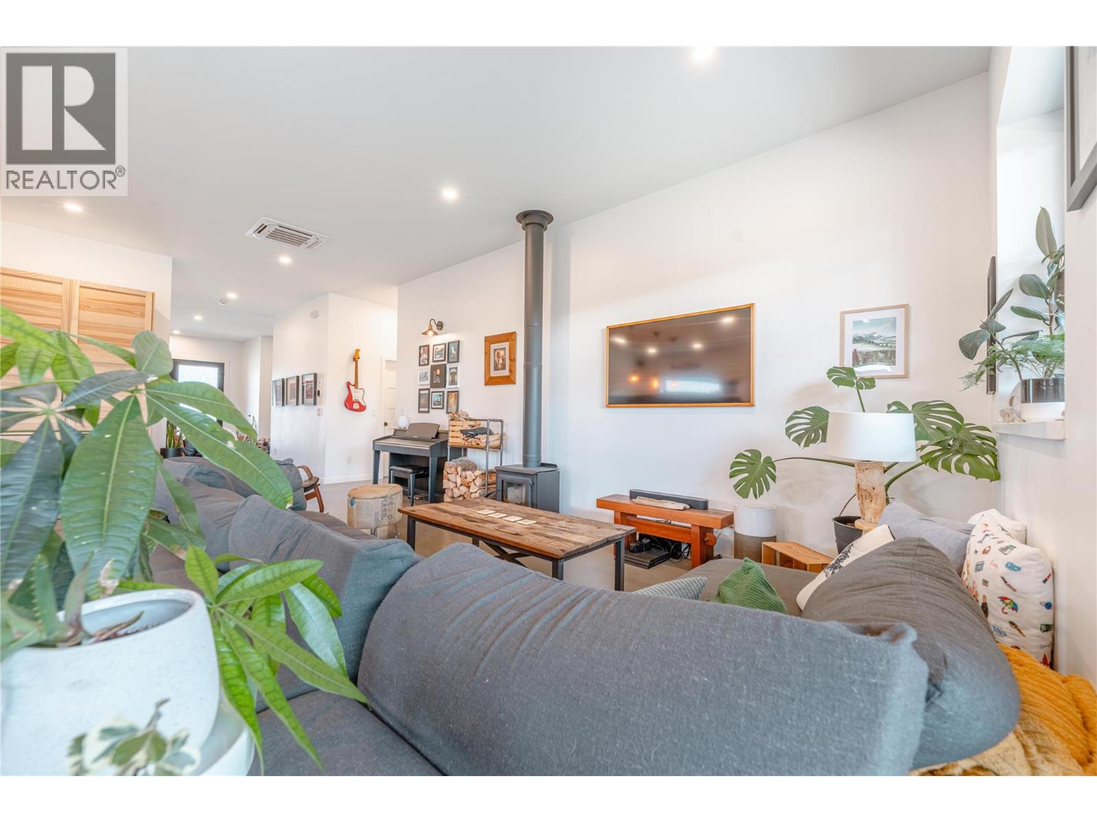702 Center Street - 14