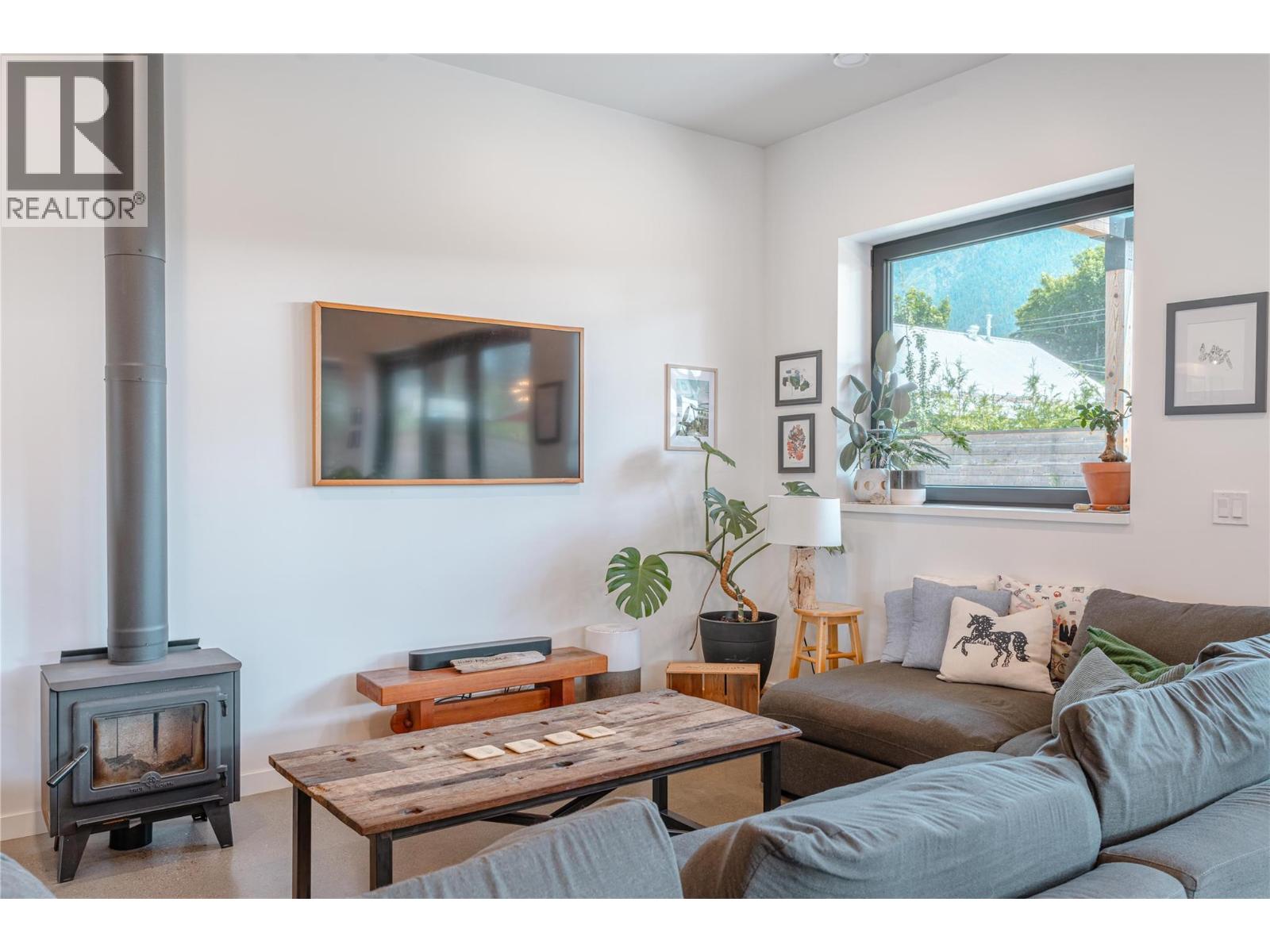 702 Center Street - 15