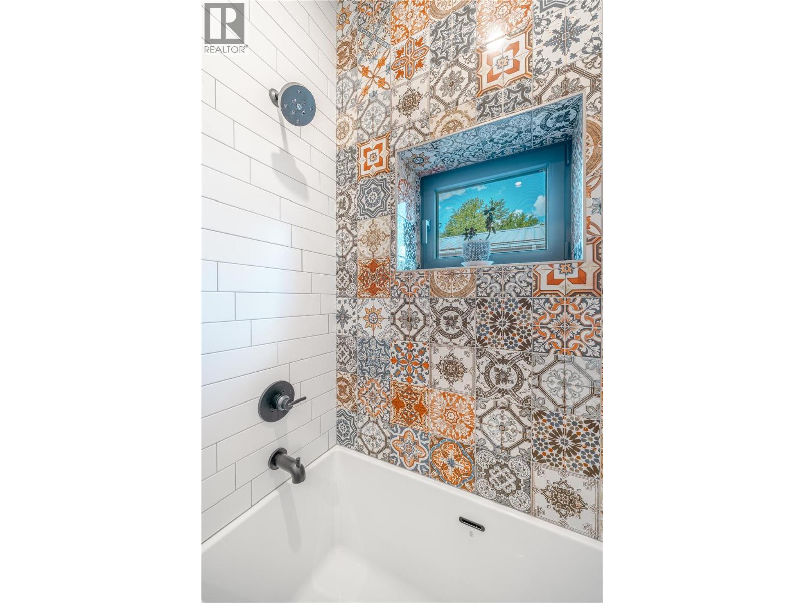 702 Center Street - 32