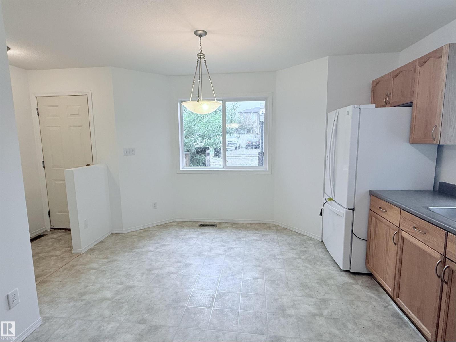 1920 37 AV NW - 12