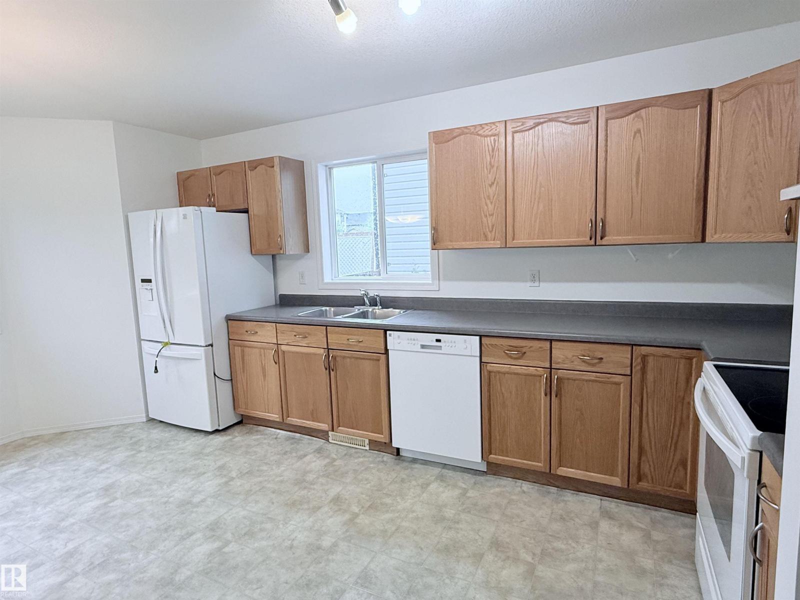 1920 37 AV NW - 13