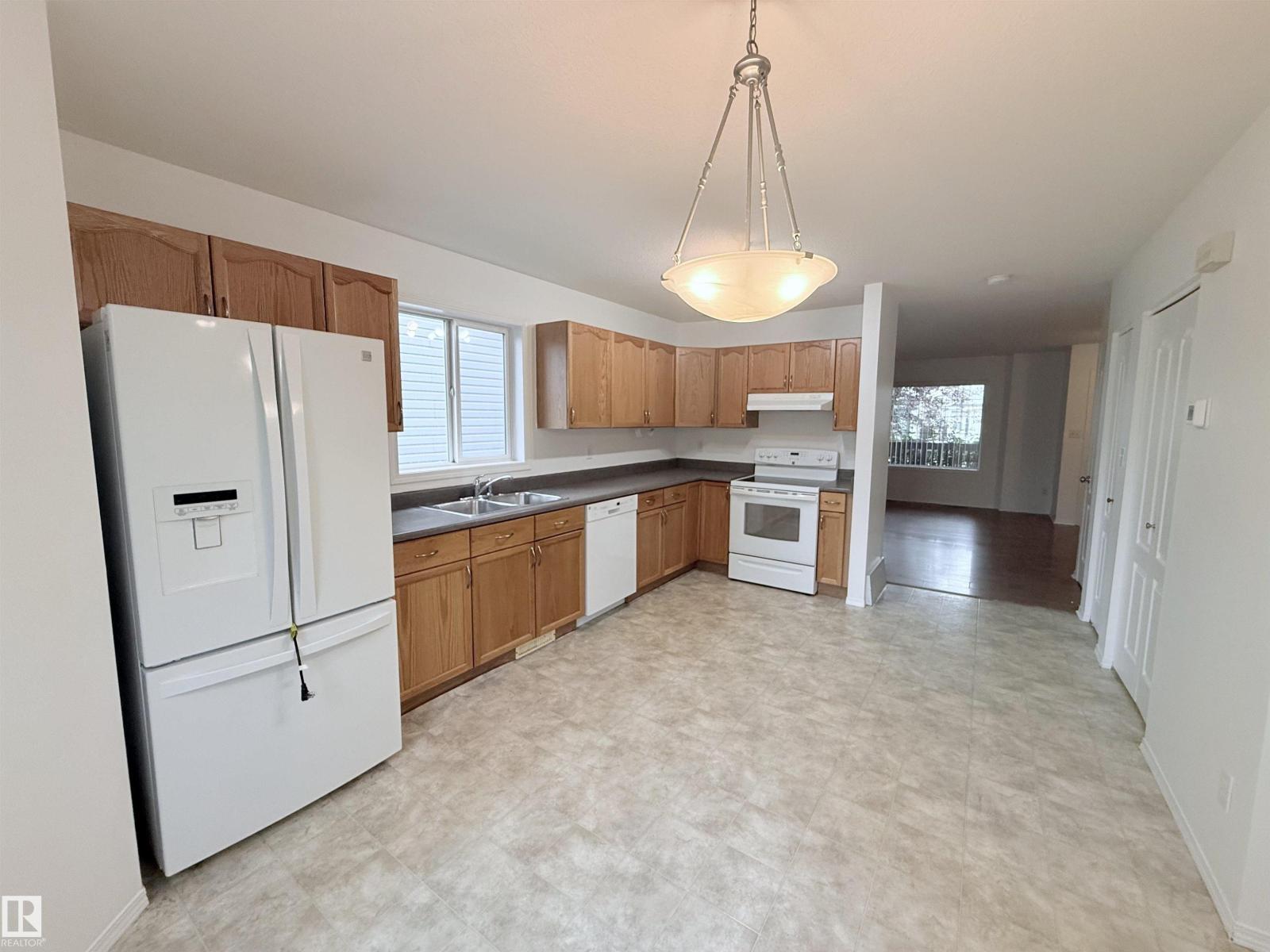 1920 37 AV NW - 14