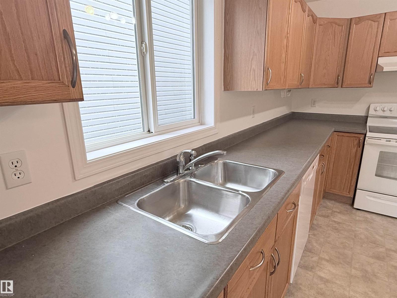 1920 37 AV NW - 16
