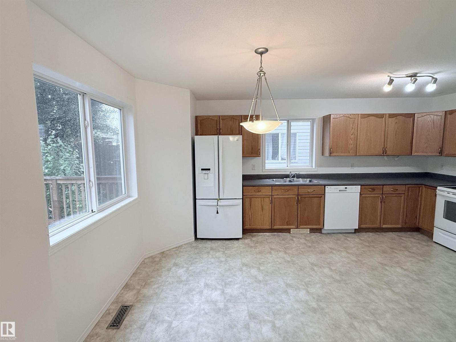 1920 37 AV NW - 18