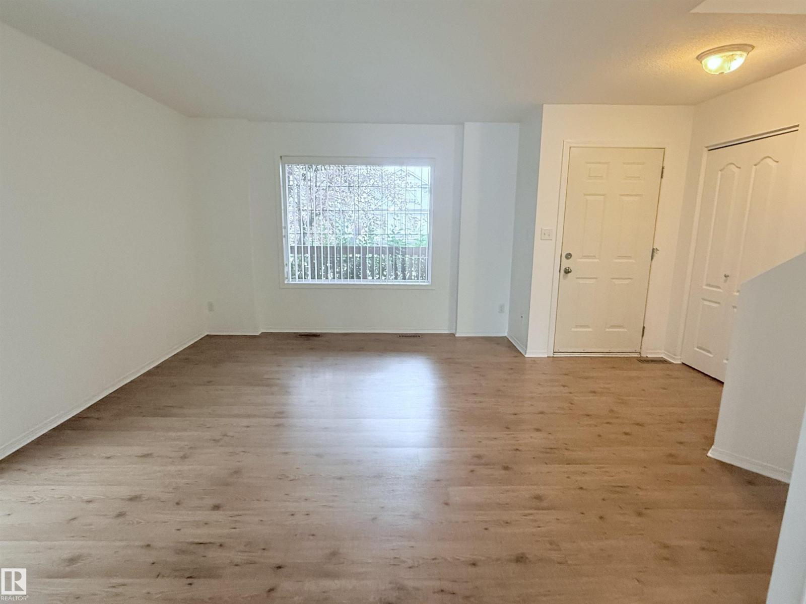 1920 37 AV NW - 2