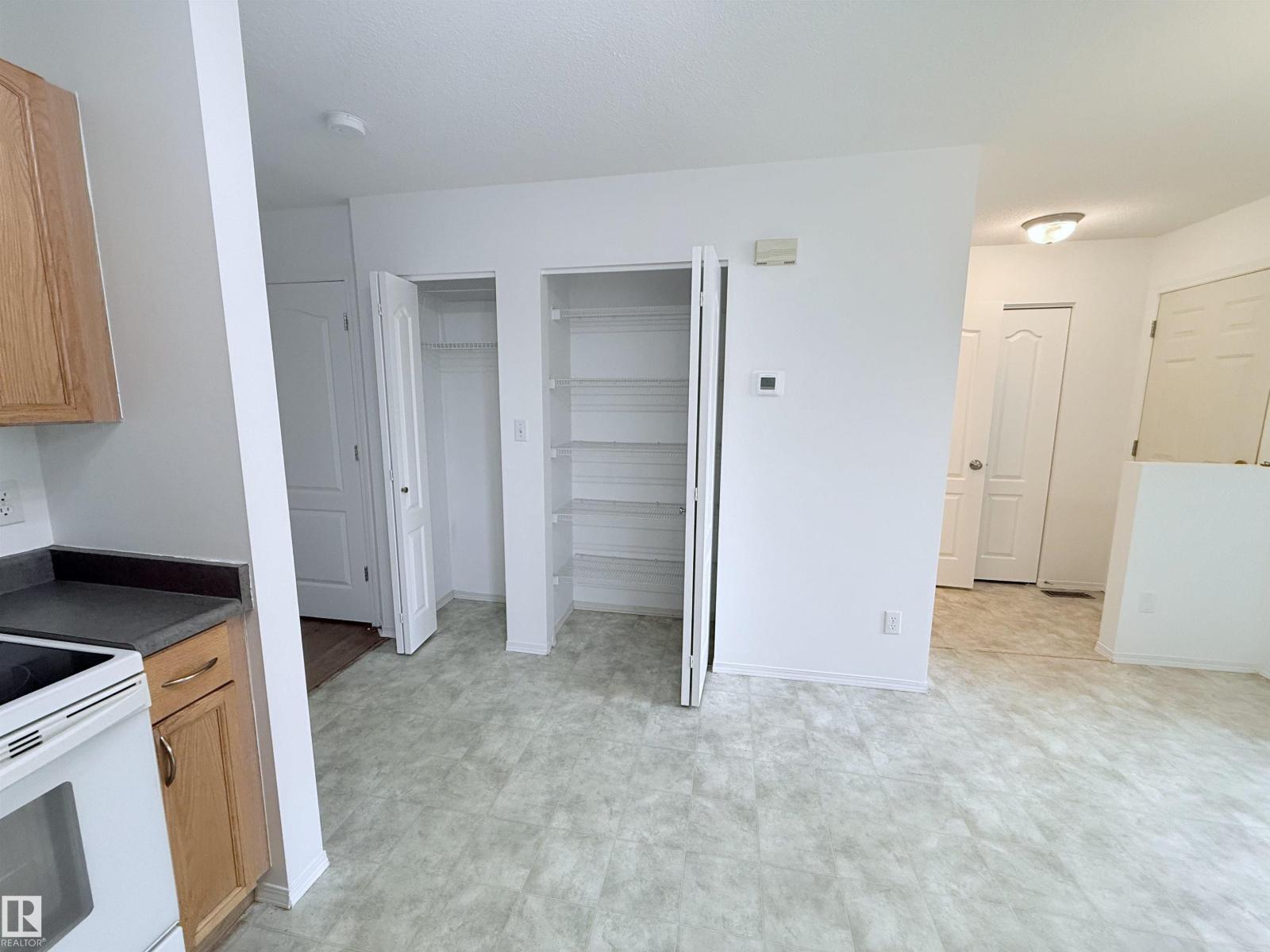1920 37 AV NW - 26