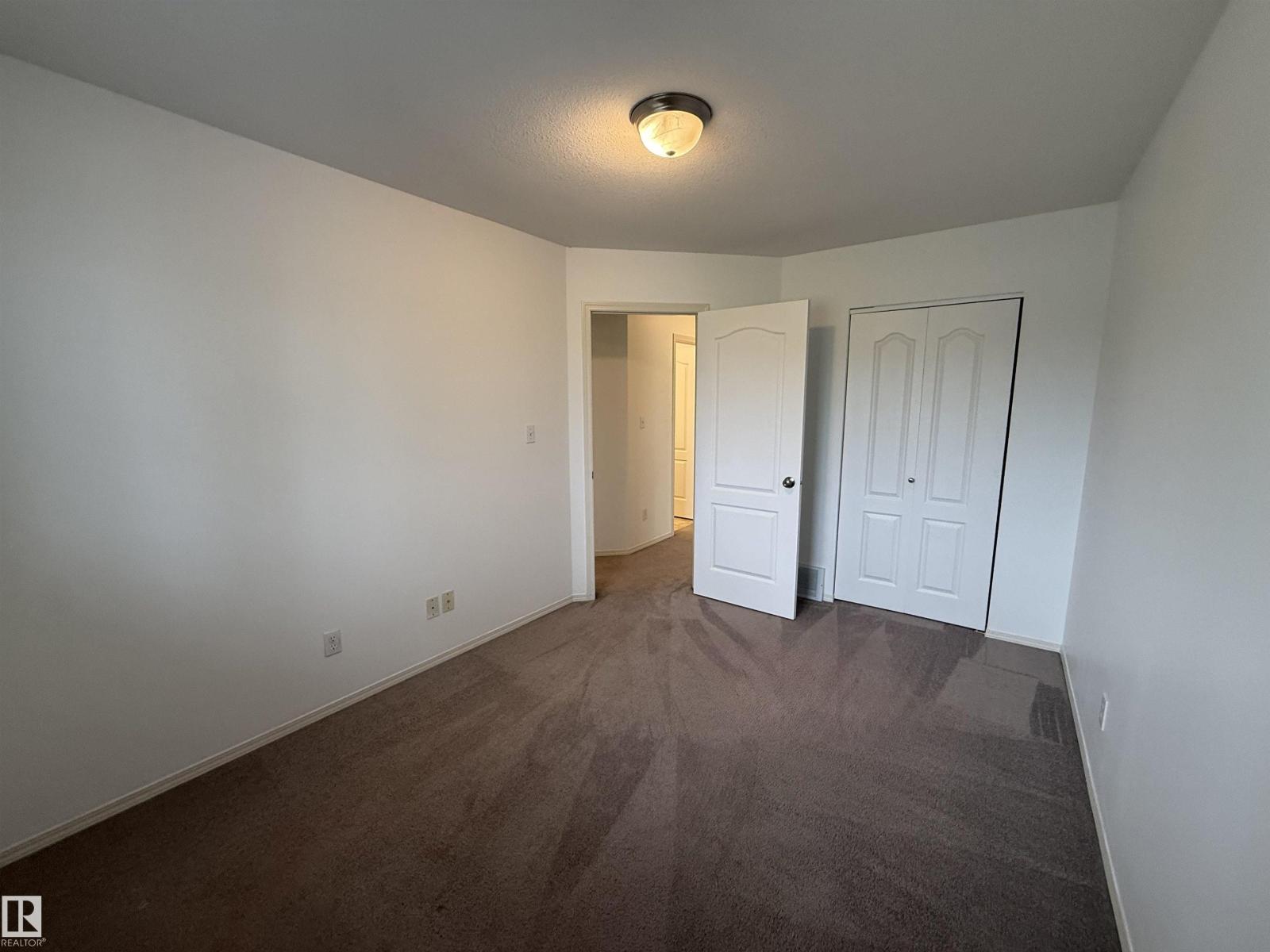 1920 37 AV NW - 37
