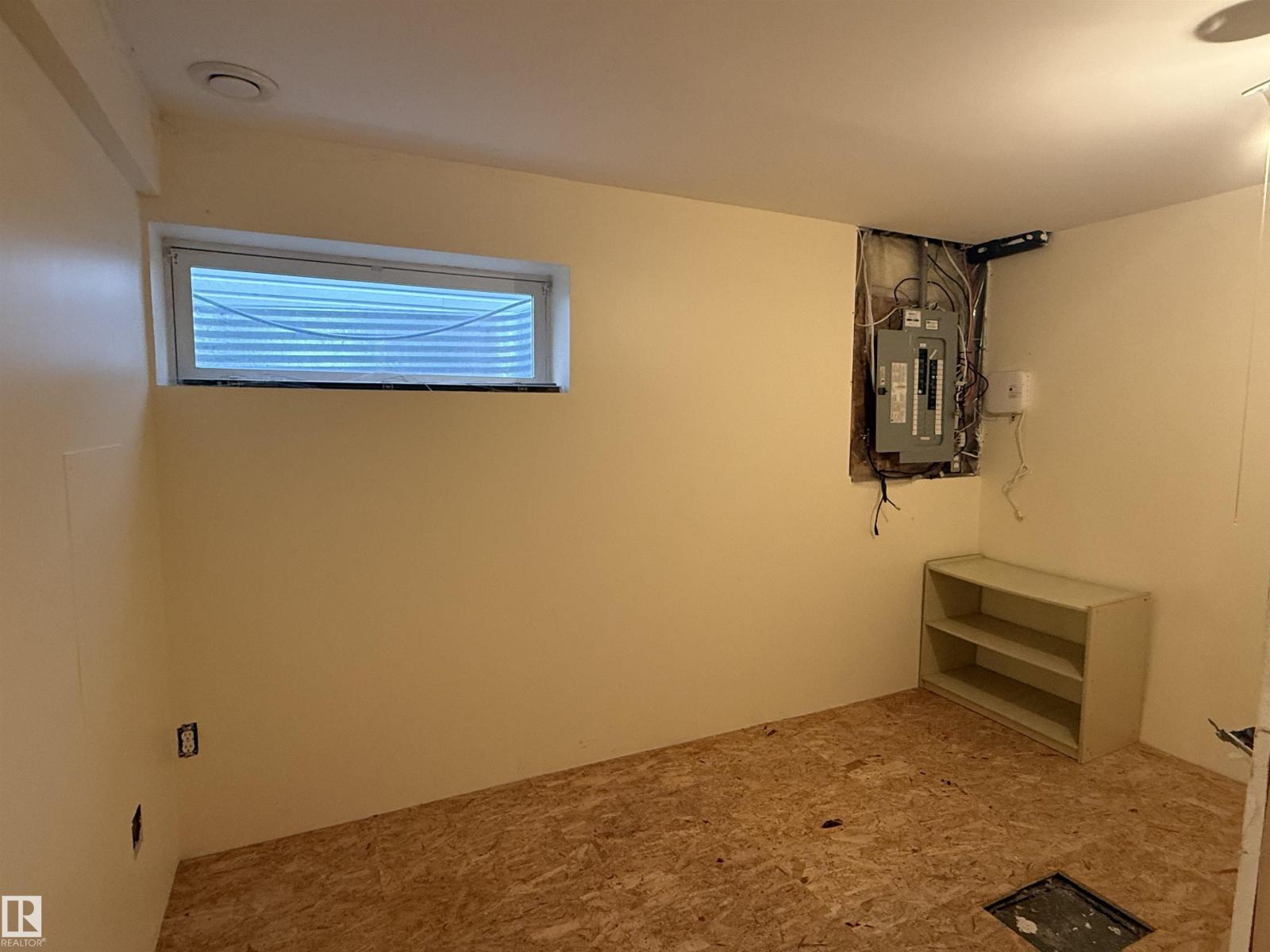 1920 37 AV NW - 42