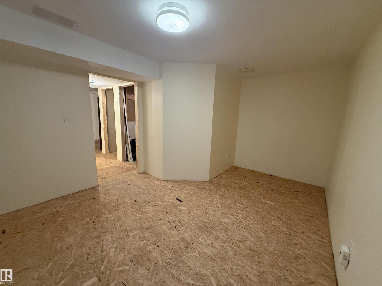 1920 37 AV NW - 49