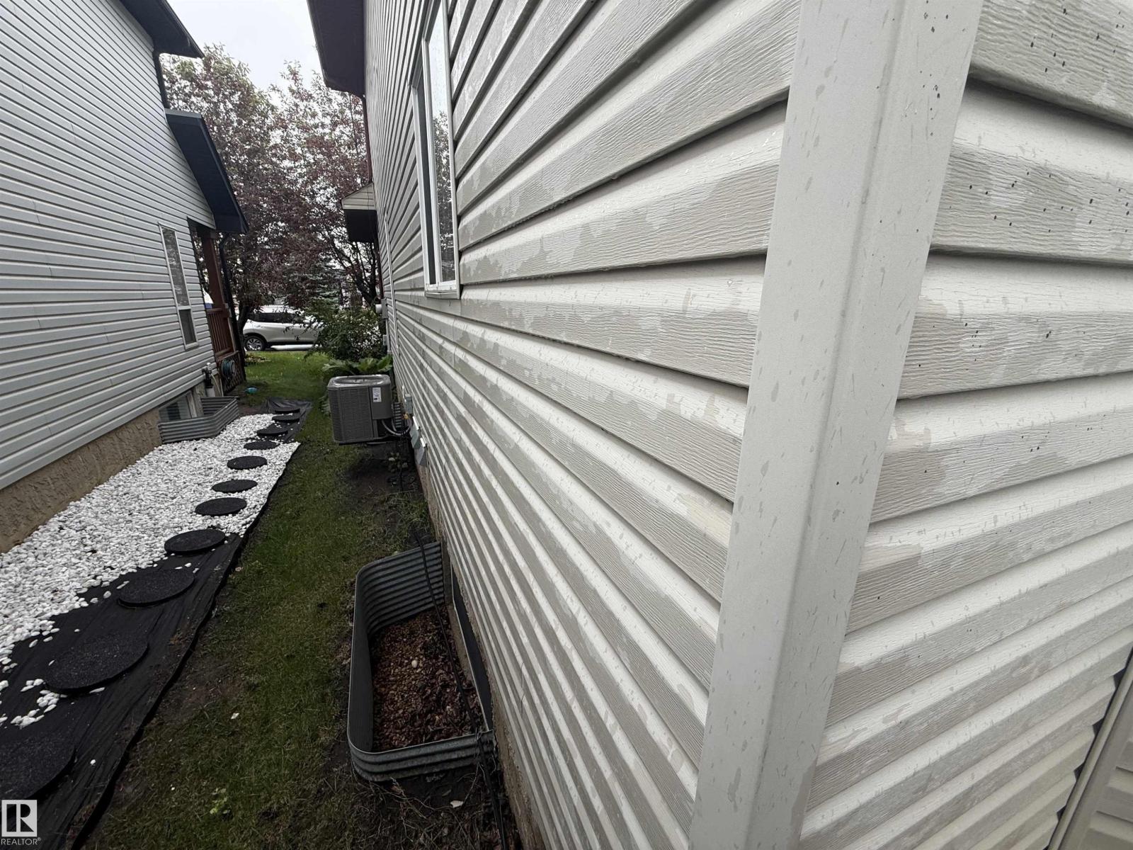 1920 37 AV NW - 55