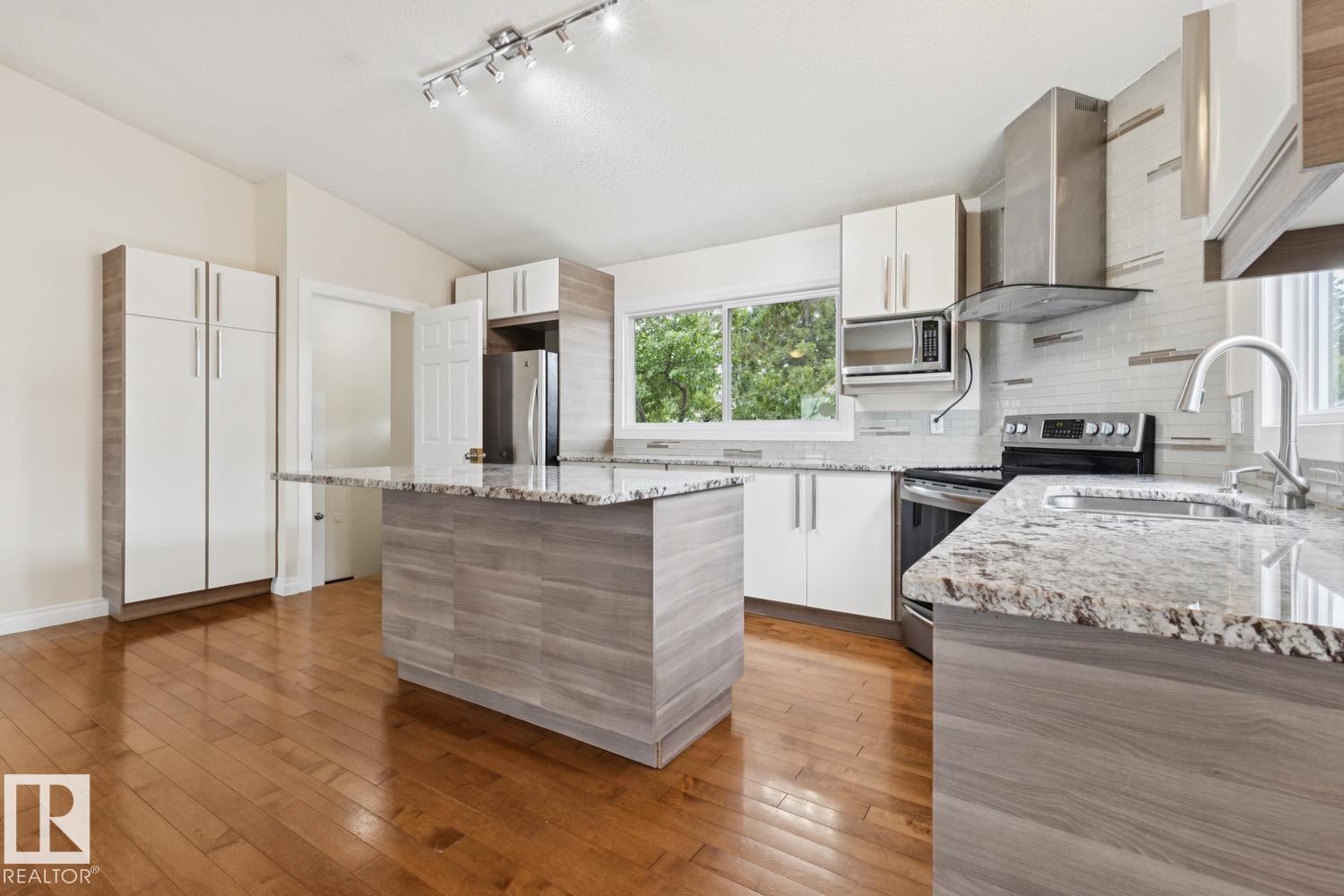 8803 25A AV NW — photo 10