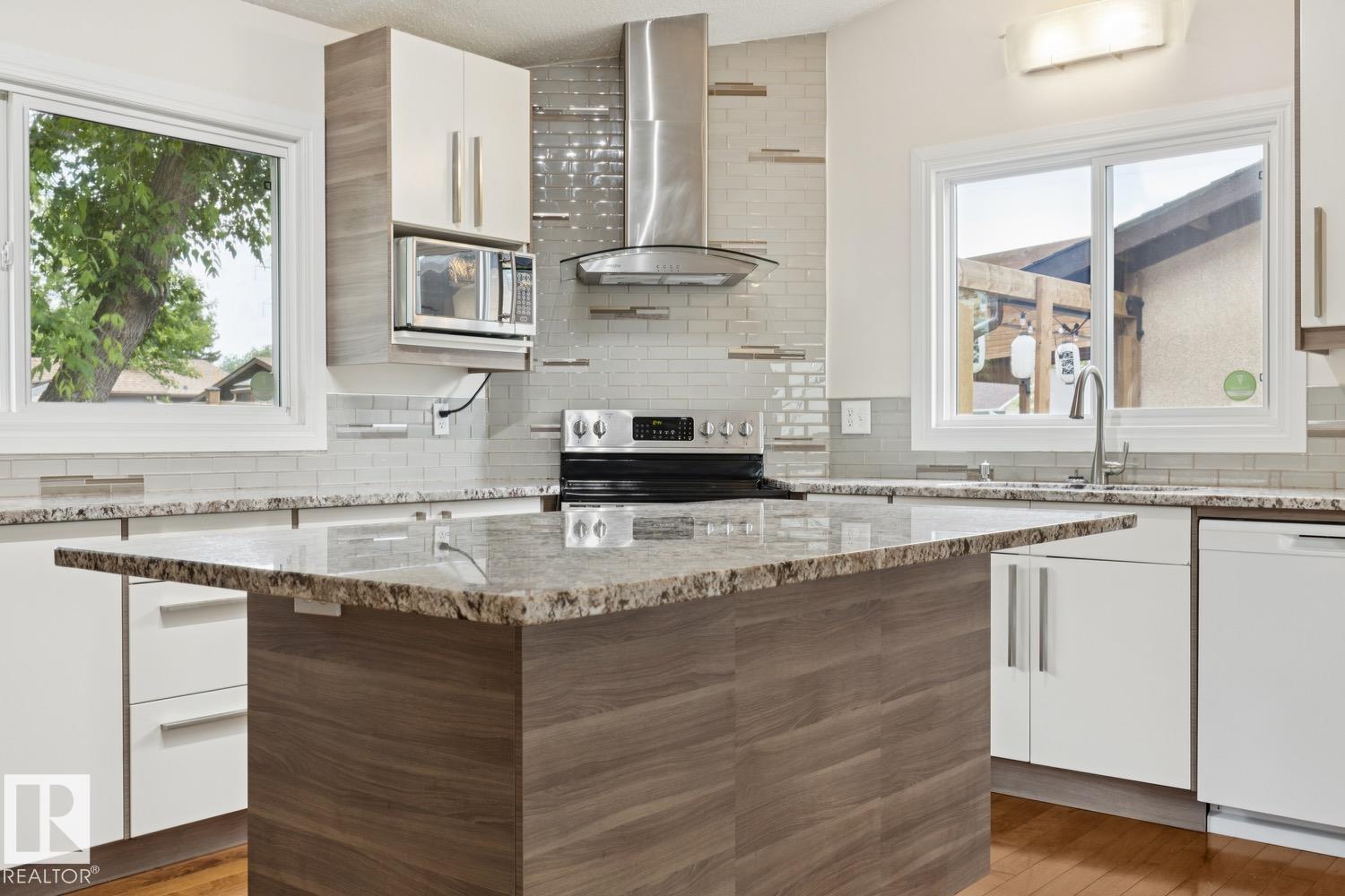 8803 25A AV NW — photo 12