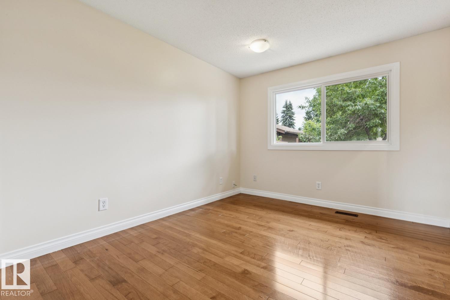 8803 25A AV NW — photo 17